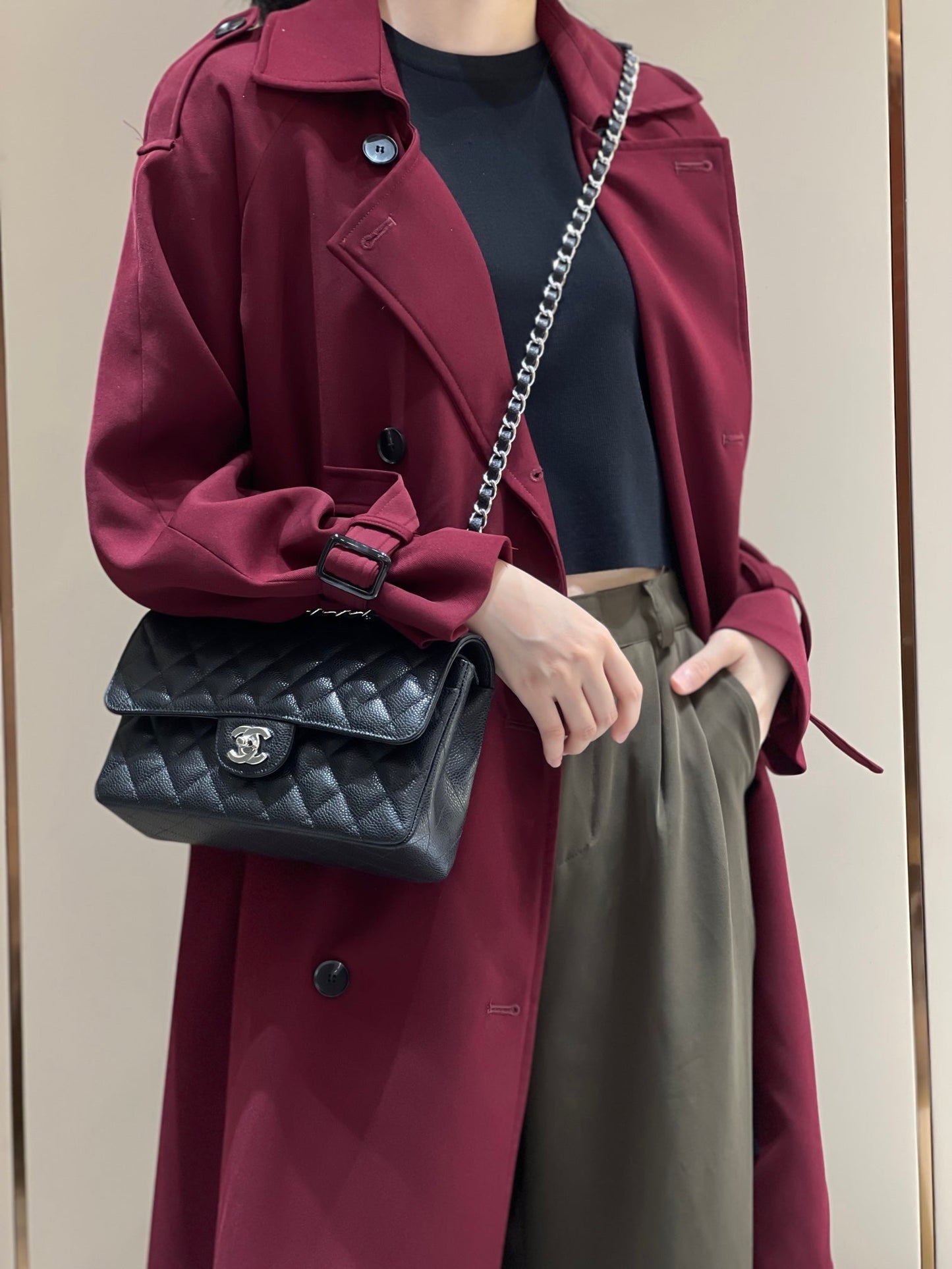 CH  SMALL CLASSIC HANDBAG 23 Grained Calfskin Black