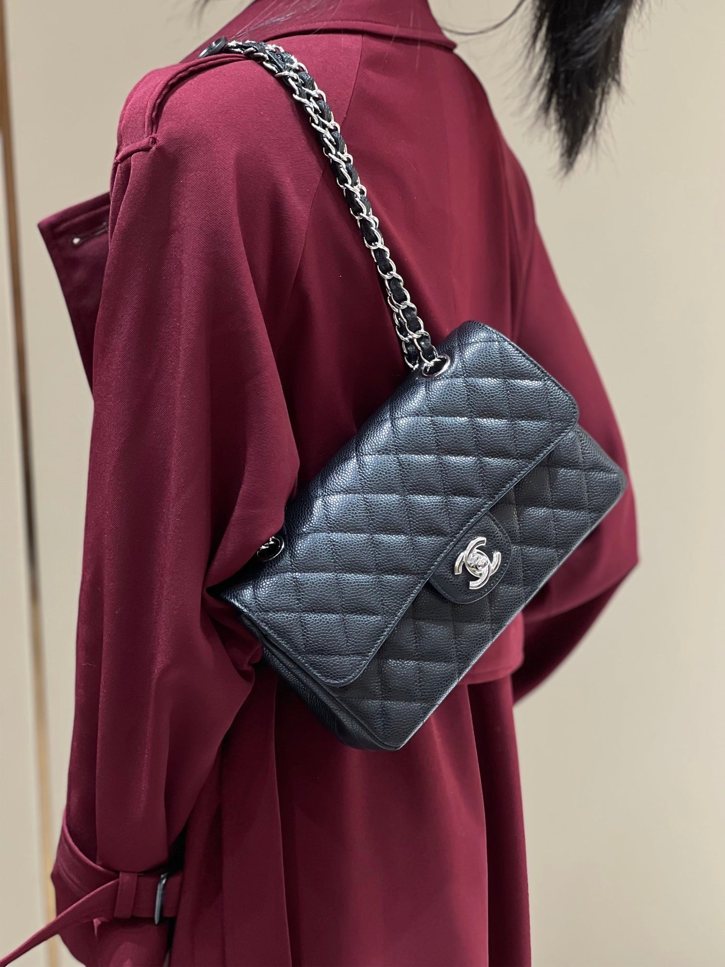 CH  SMALL CLASSIC HANDBAG 23 Grained Calfskin Black