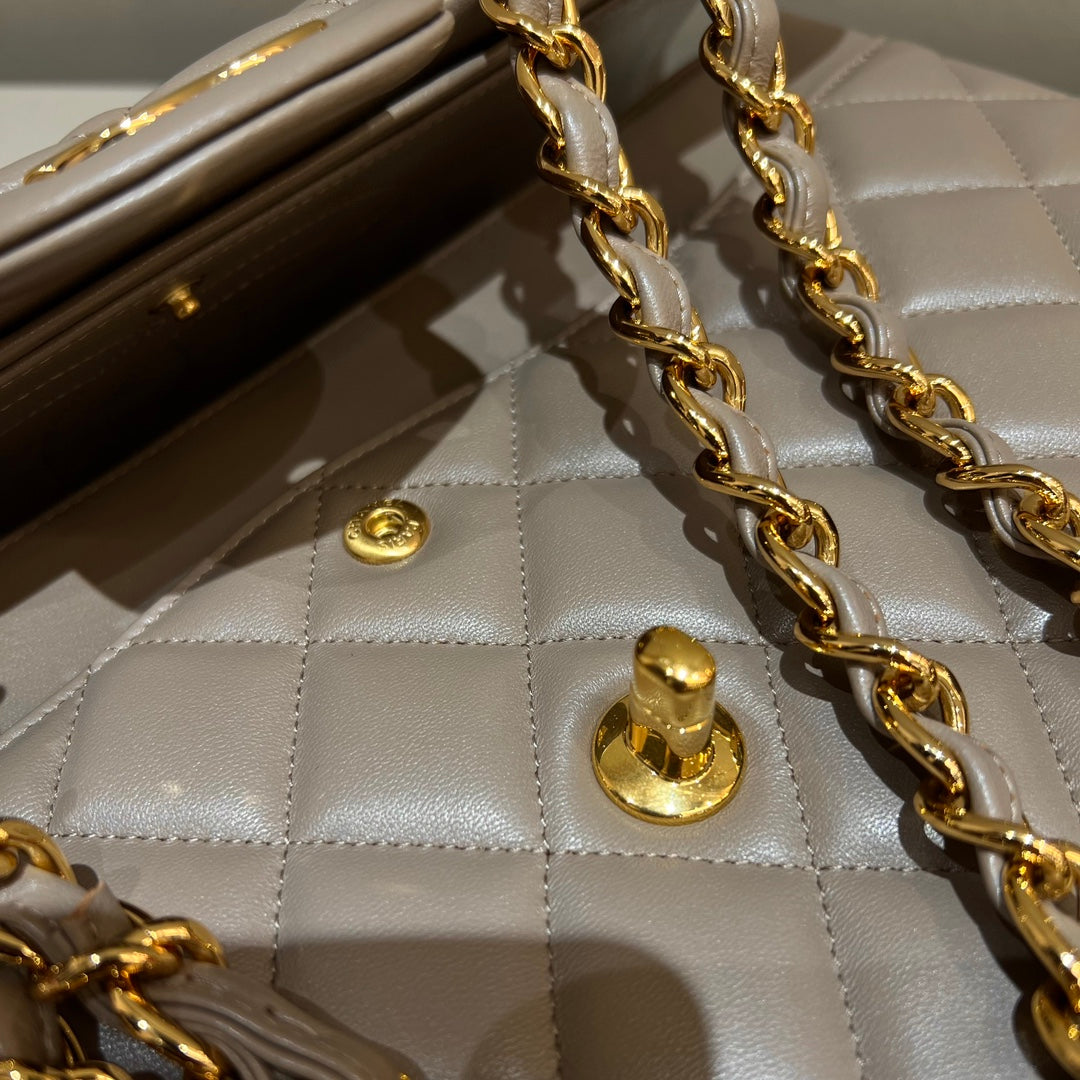 CH  LARGE CLASSIC HANDBAG 30 Lambskin Turtledove Gray