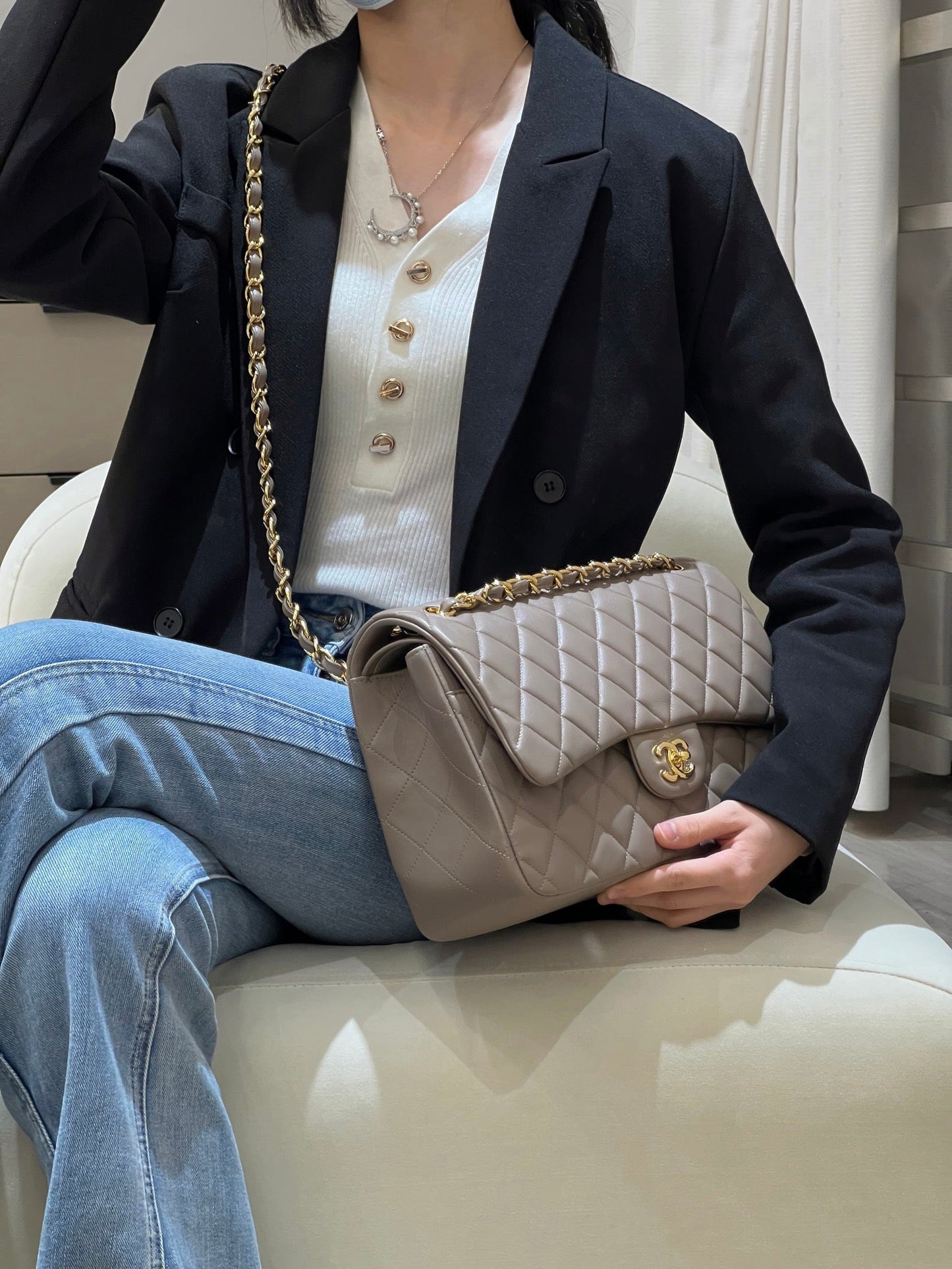 CH  LARGE CLASSIC HANDBAG 30 Lambskin Turtledove Gray