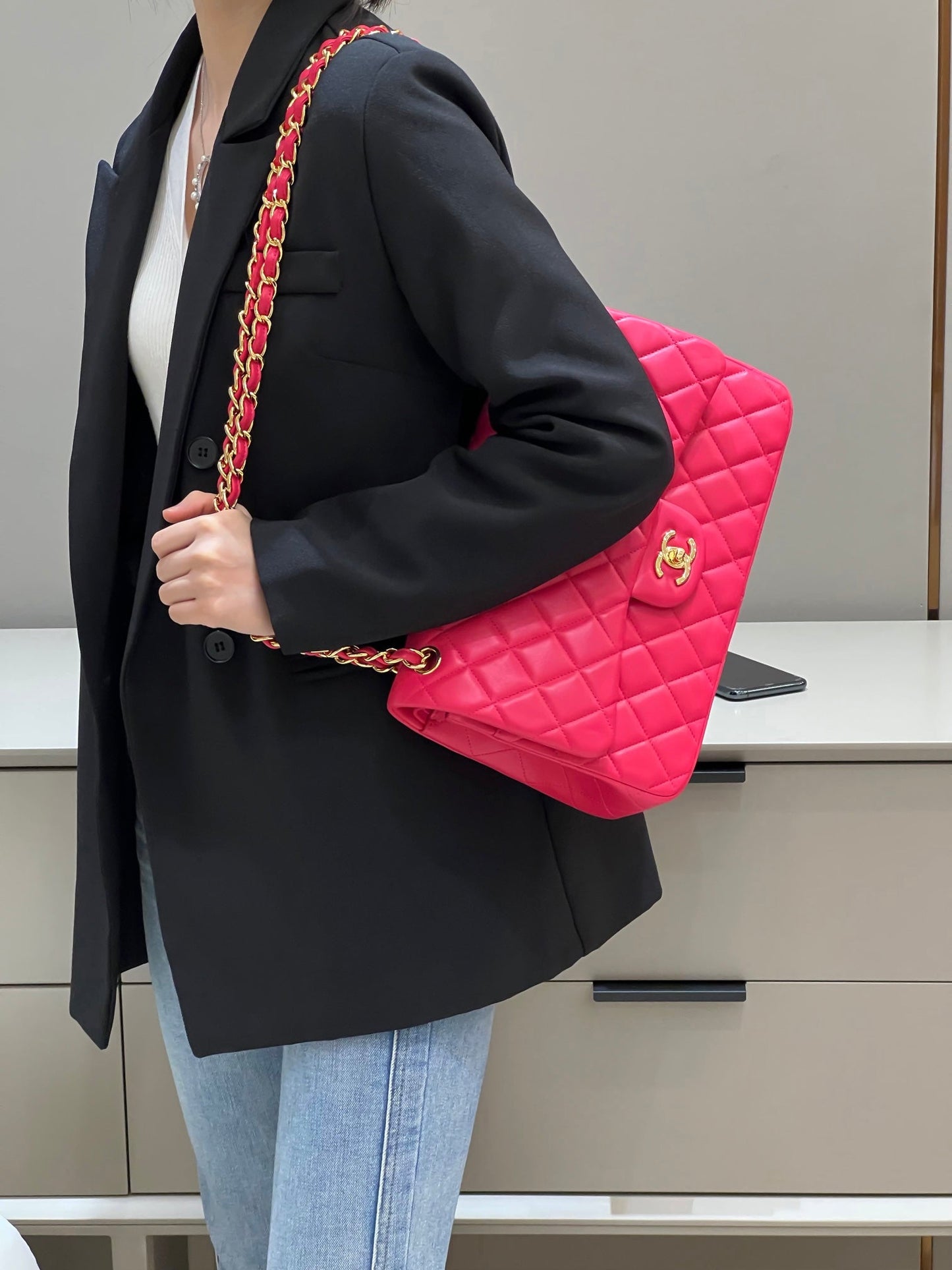 CH  LARGE CLASSIC HANDBAG 30 Lambskin Rose Red