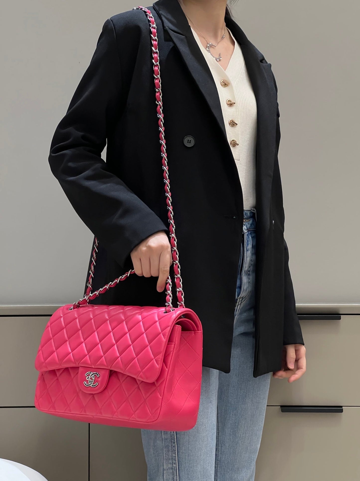 CH  LARGE CLASSIC HANDBAG 30 Lambskin Rose Red