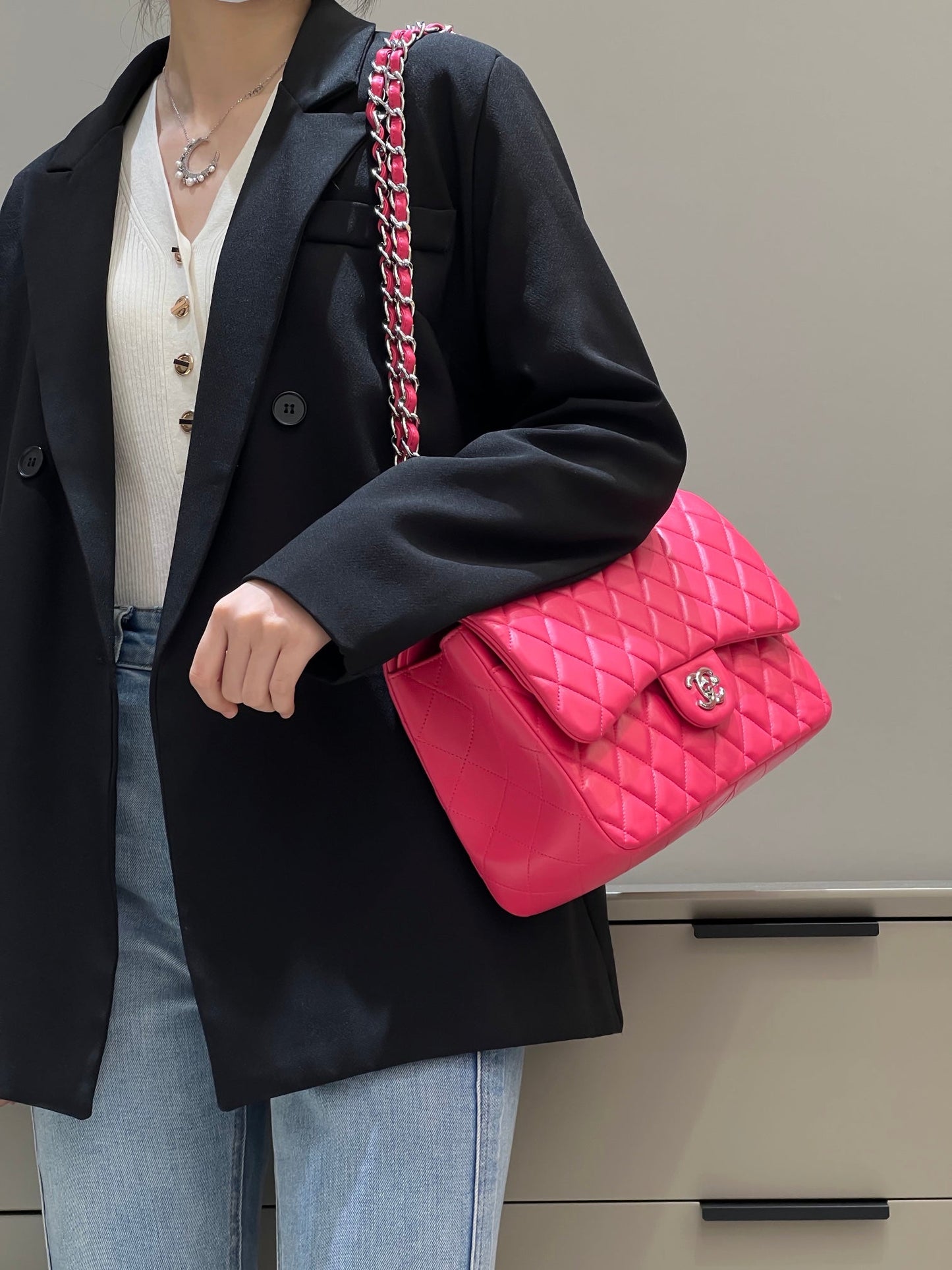 CH  LARGE CLASSIC HANDBAG 30 Lambskin Rose Red