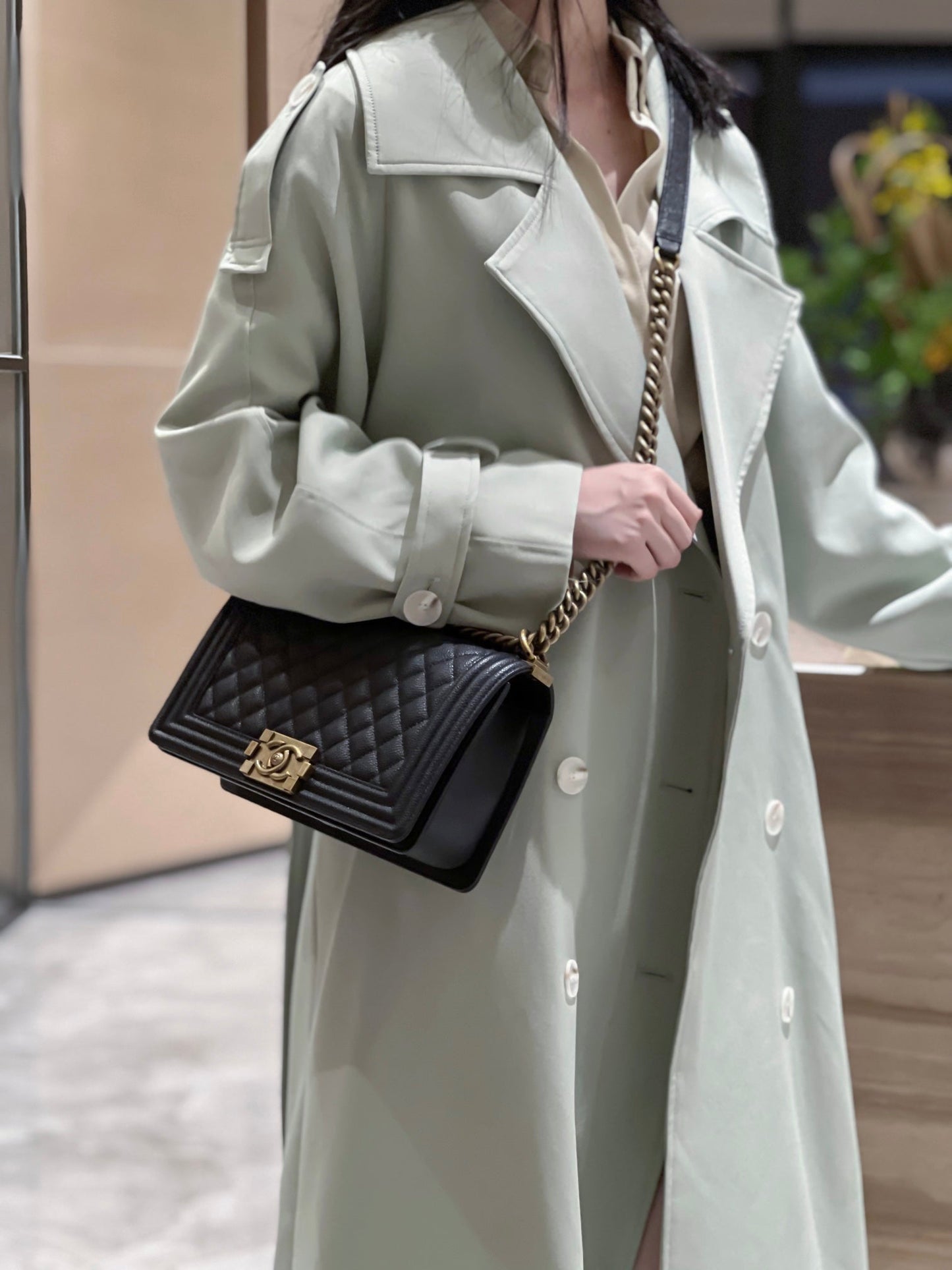 CH BOY HANDBAG 25 Grained Calfskin Black