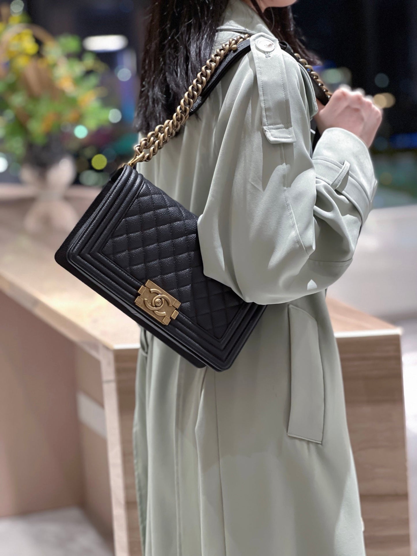 CH BOY HANDBAG 25 Grained Calfskin Black