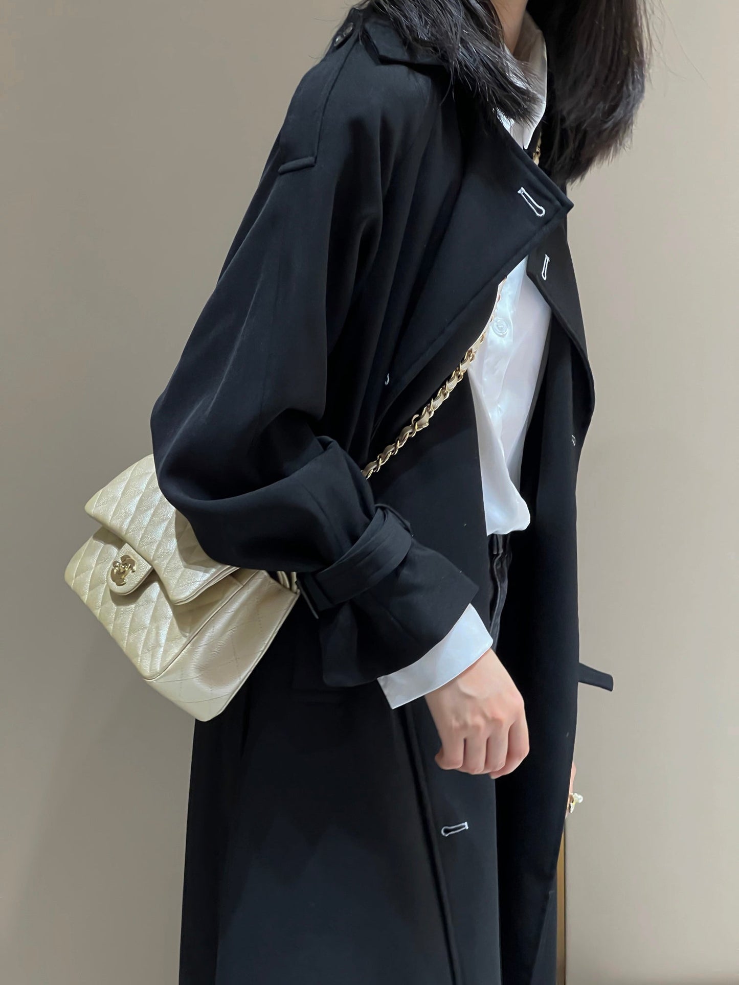 CH SMALL CLASSIC HANDBAG 23 Small Grained Calfskin Champagne Gold