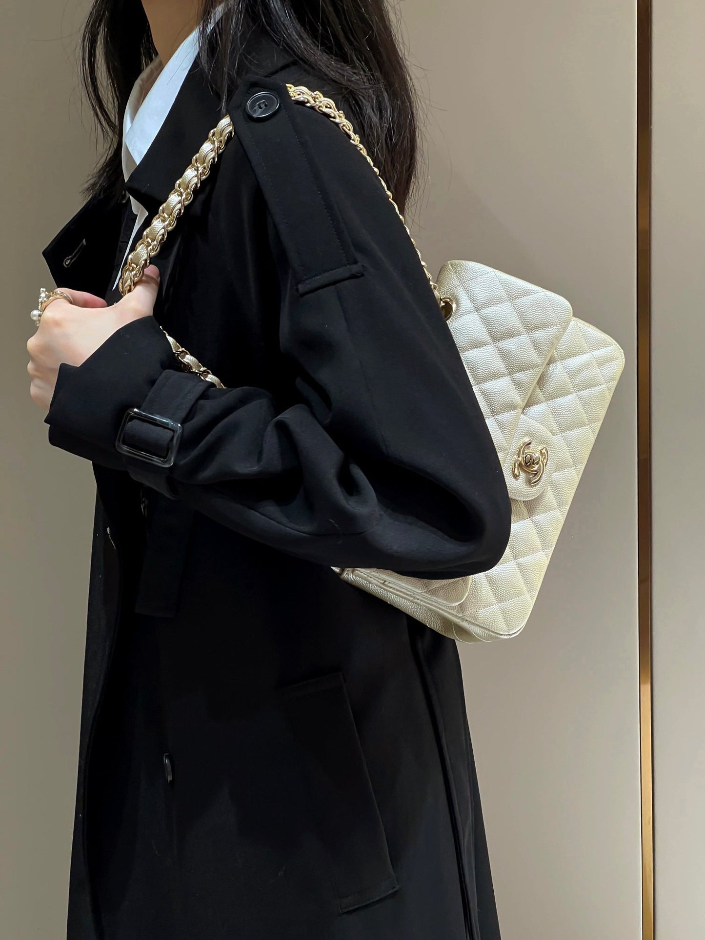 CH SMALL CLASSIC HANDBAG 23 Small Grained Calfskin Champagne Gold