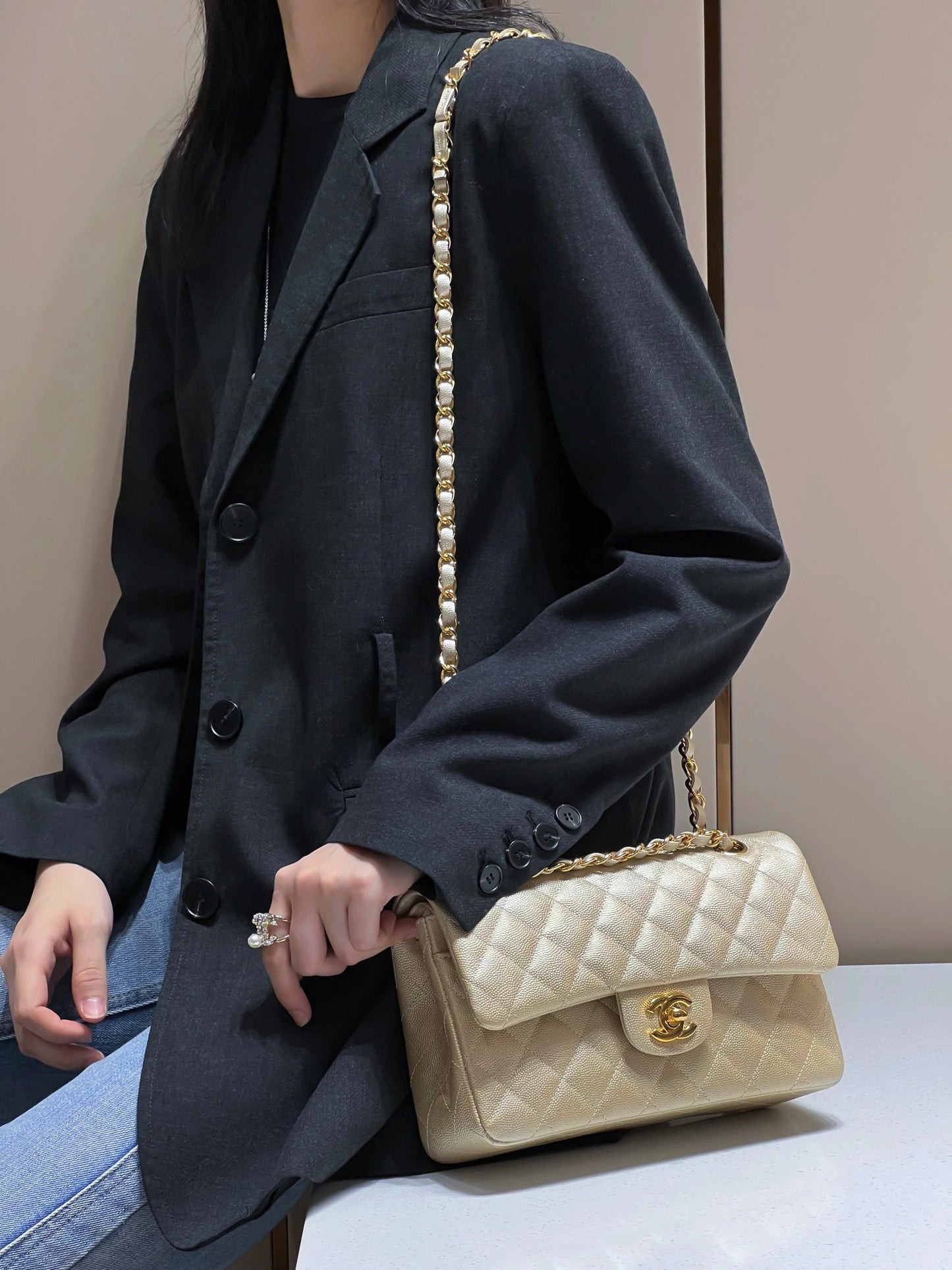 CH SMALL CLASSIC HANDBAG 23 Small Grained Calfskin Champagne Gold