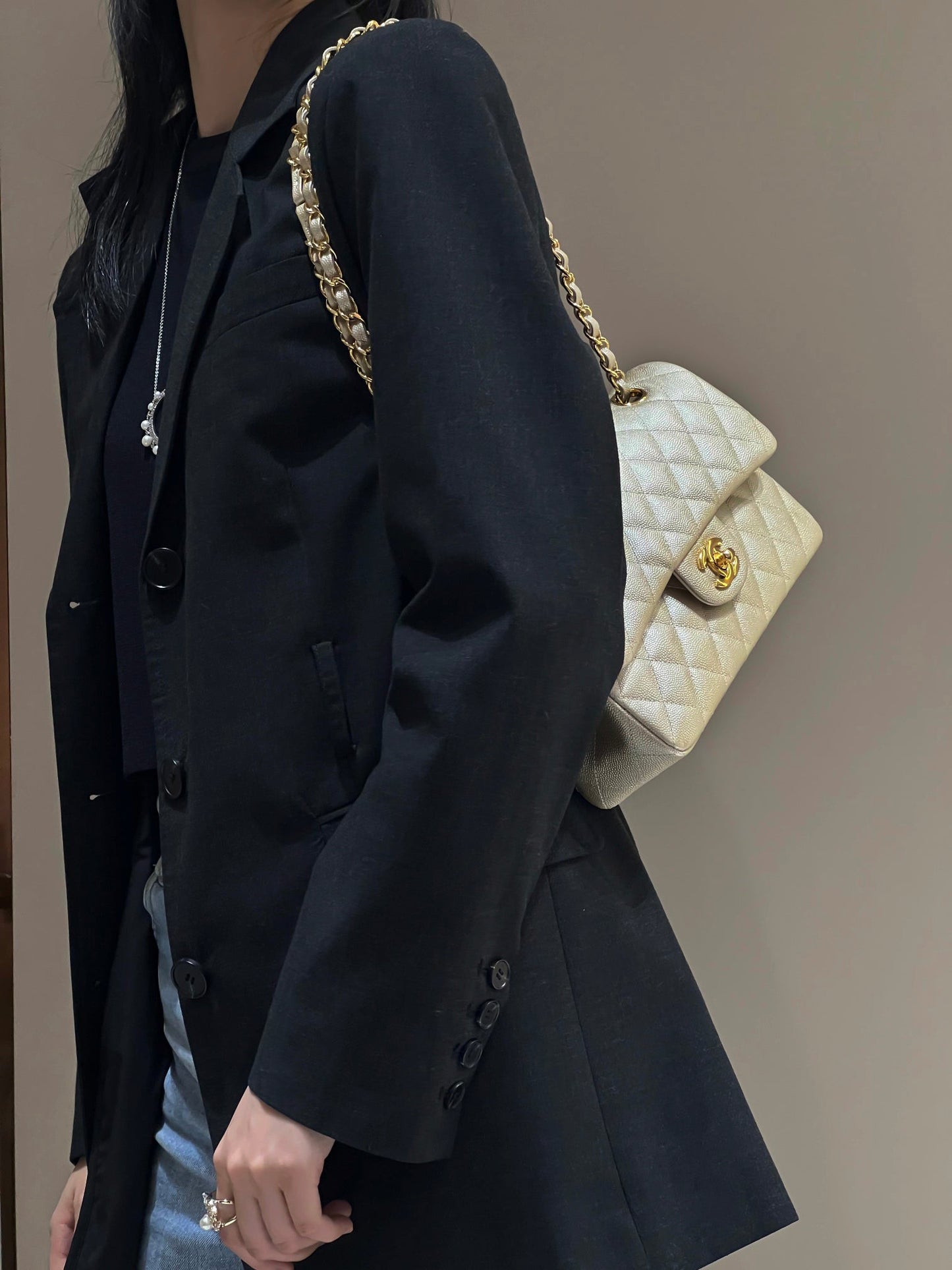 CH SMALL CLASSIC HANDBAG 23 Small Grained Calfskin Champagne Gold