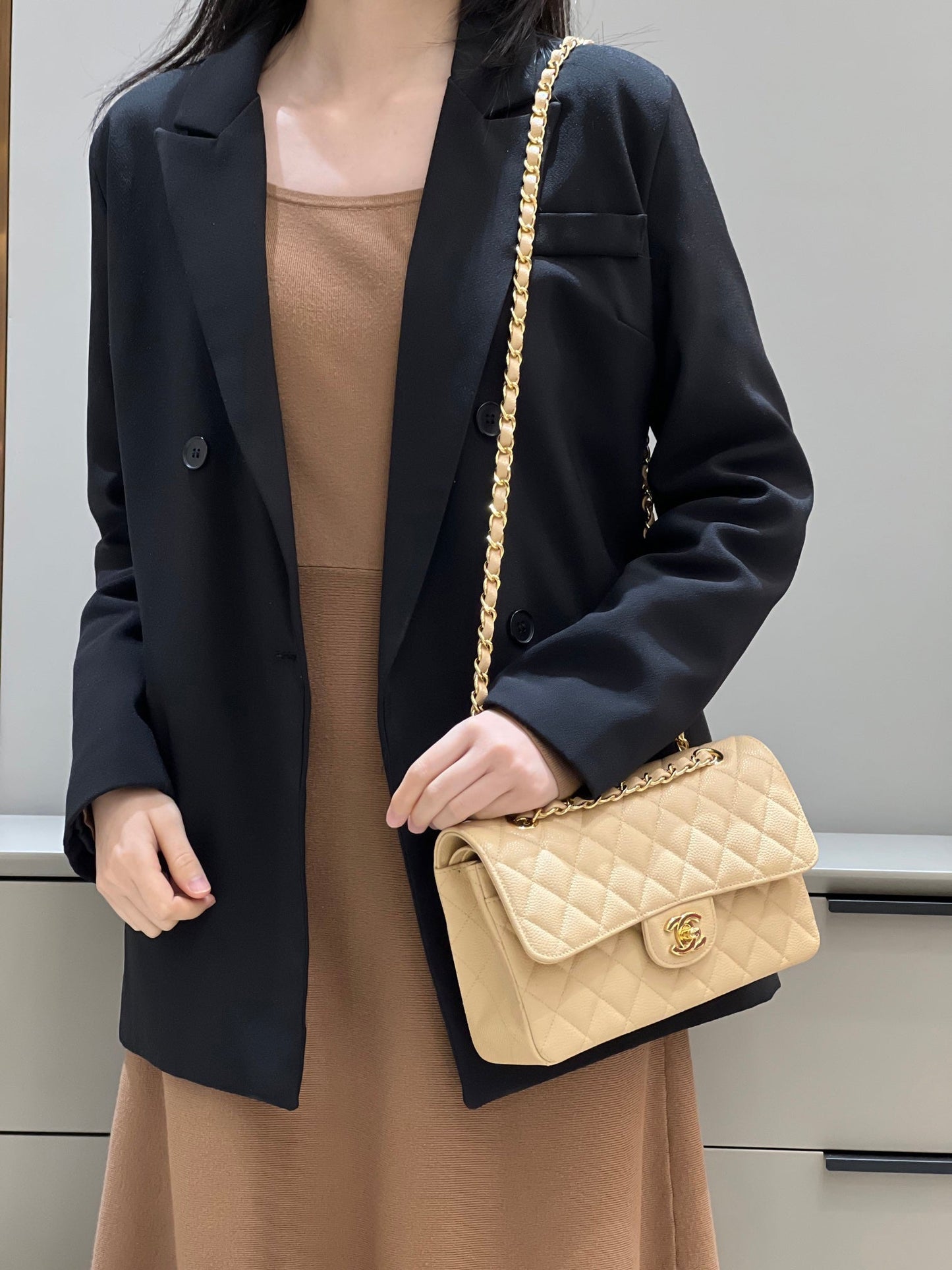 CH SMALL CLASSIC HANDBAG 23 Grained Calfskin Apricot