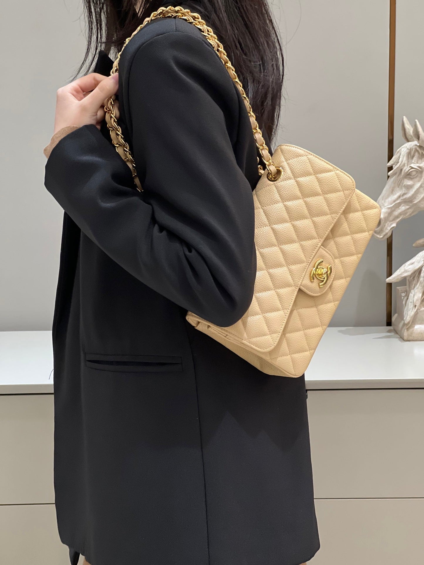 CH SMALL CLASSIC HANDBAG 23 Grained Calfskin Apricot