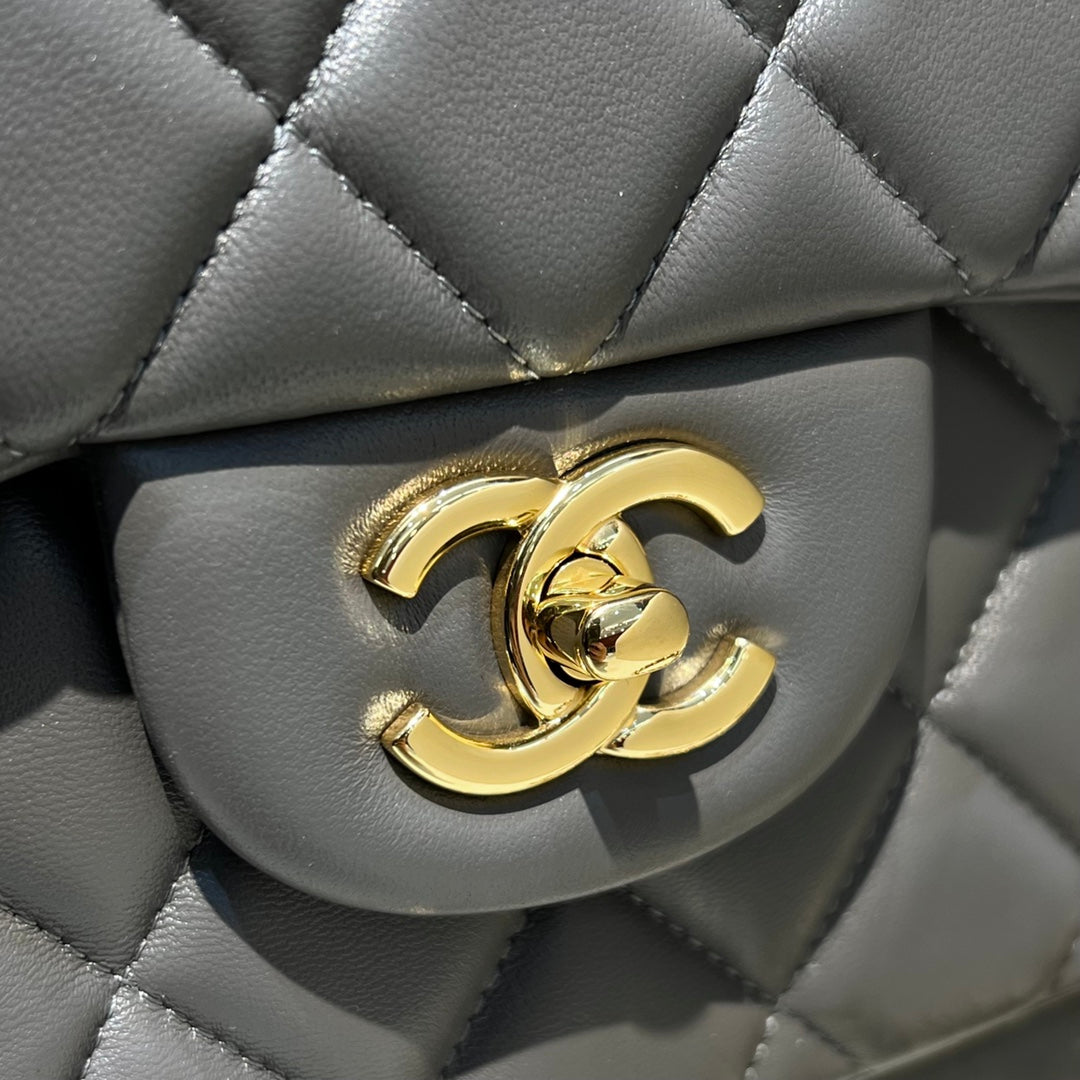 CH LARGE CLASSIC HANDBAG 30 Lambskin High-grade Gray