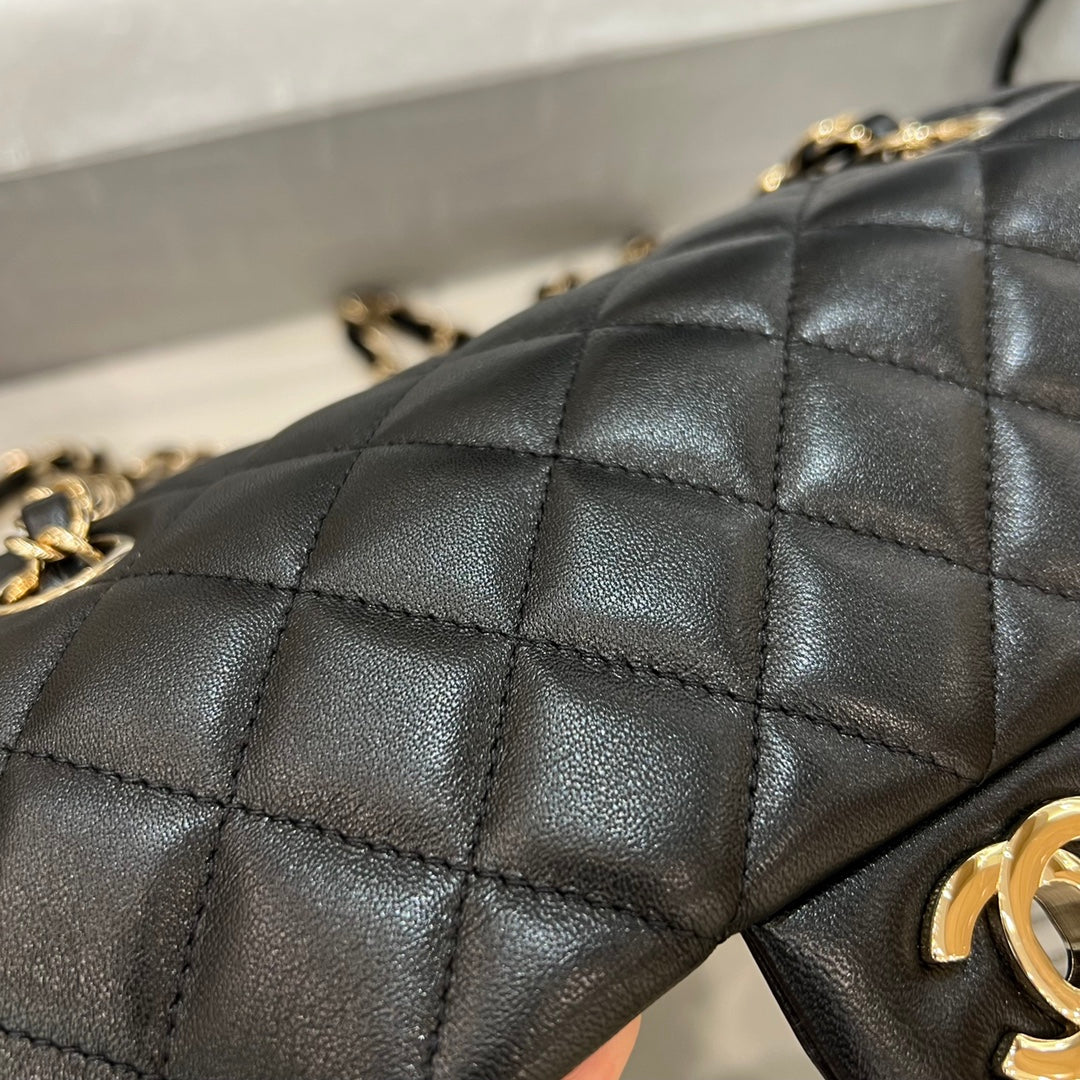 CH MINI CLASSIC HANDBAG 20 Lambskin Black