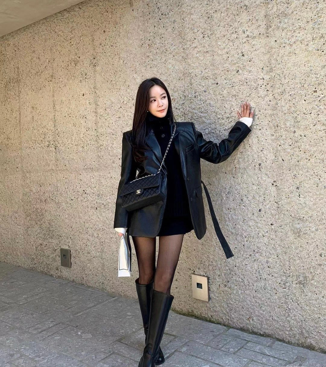 CH CLASSIC 11.12 HANDBAG 25.5 Grained Calfskin Black