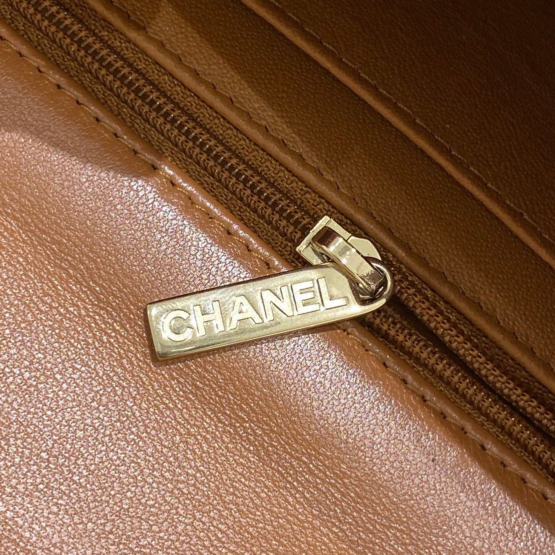 CH  MINI CLASSIC HANDBAG 20 Lambskin Gold Brown