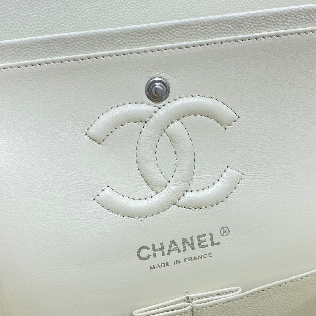 CH  SMALL CLASSIC HANDBAG 23 Small Grained Calfskin Ivory White