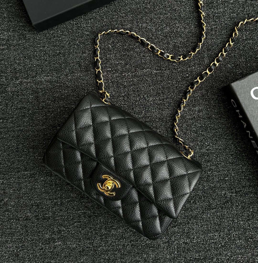 CH  MINI CLASSIC HANDBAG 20 Grained Calfskin Black