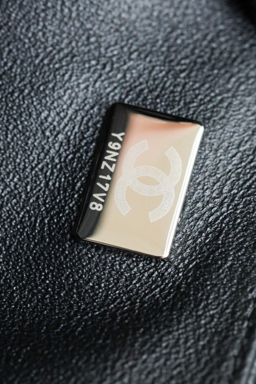 CH  MINI CLASSIC HANDBAG 20 Grained Calfskin Black