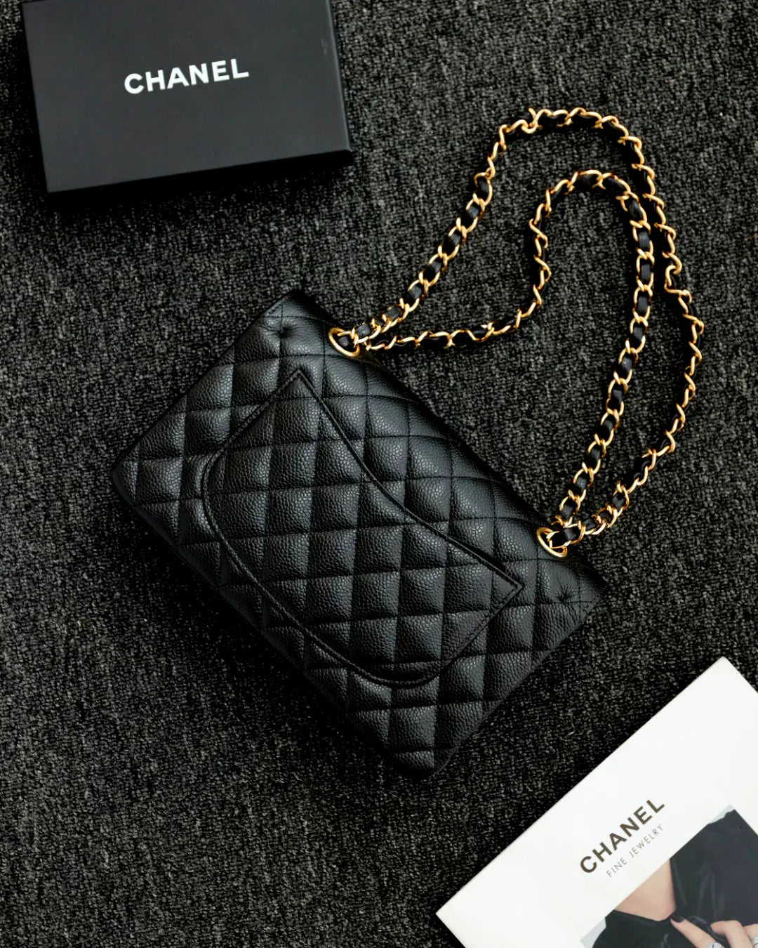 CH  SMALL CLASSIC HANDBAG 23 Grained Calfskin Black