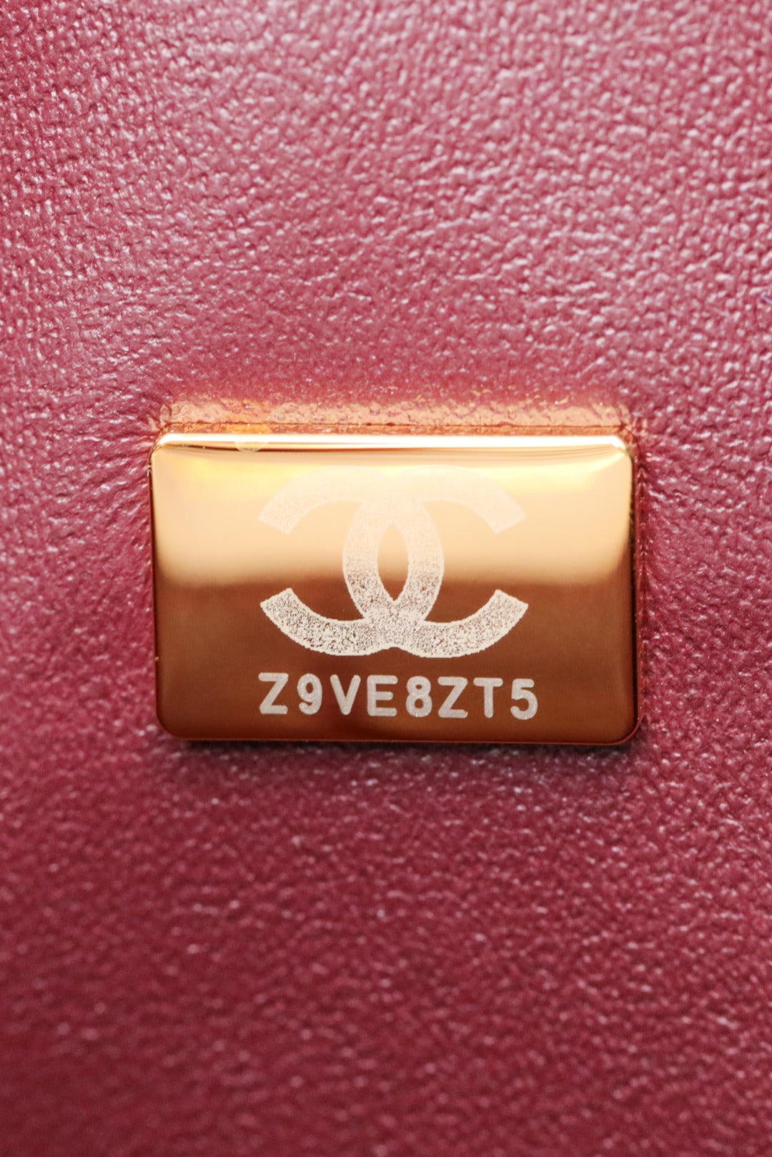 CH  SMALL CLASSIC HANDBAG 23 Grained Calfskin Black