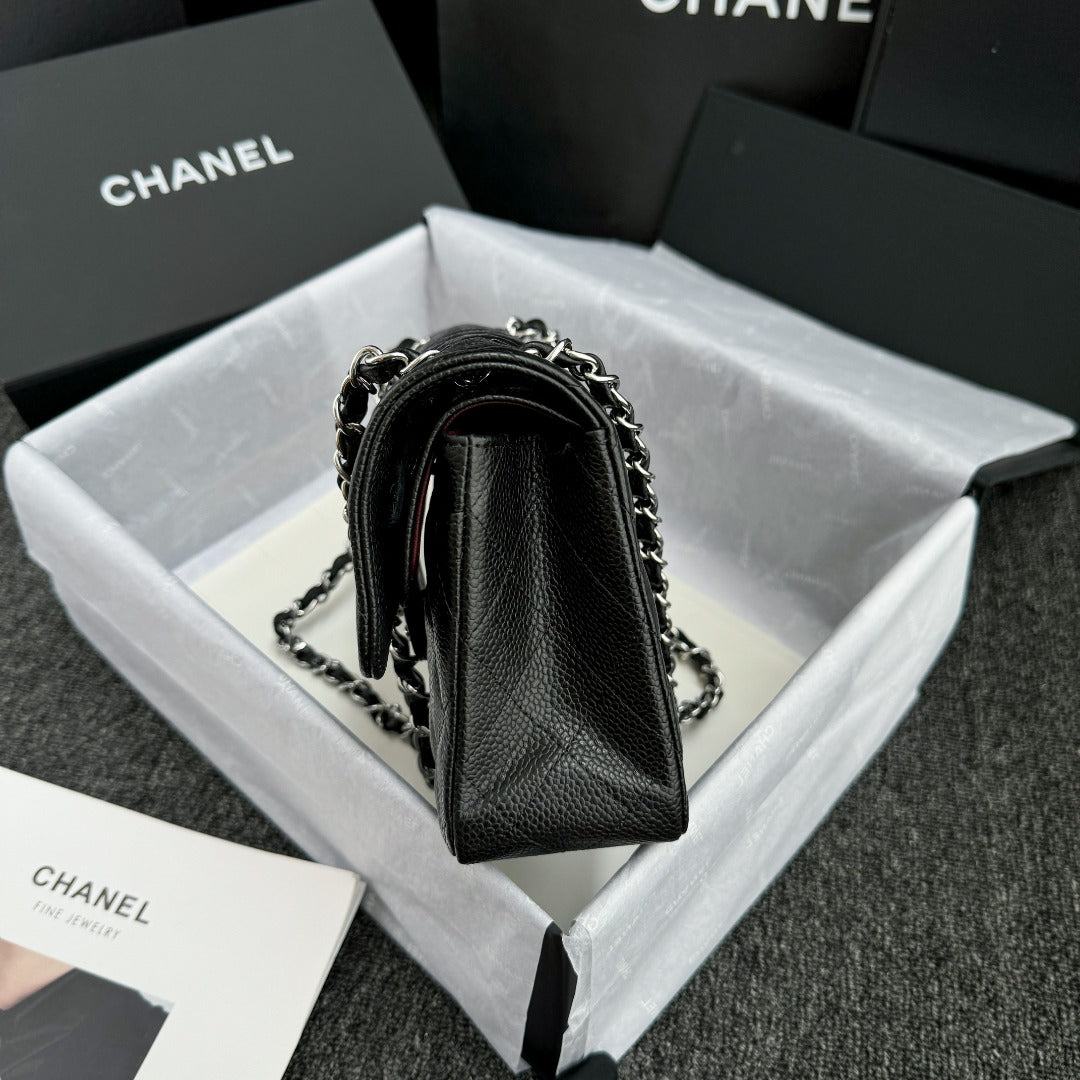 CH  SMALL CLASSIC HANDBAG 23 Grained Calfskin Black