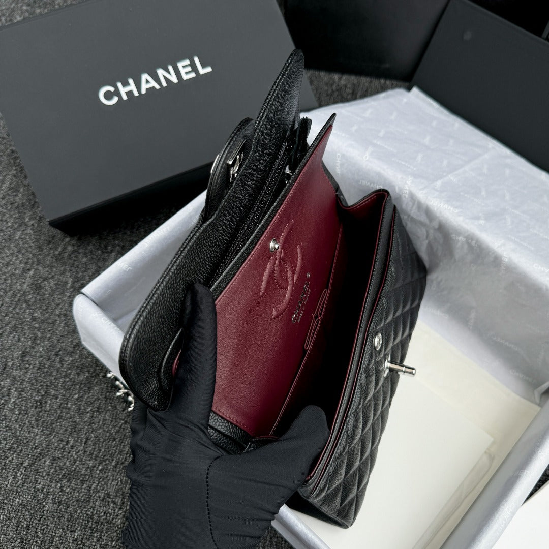 CH  SMALL CLASSIC HANDBAG 23 Grained Calfskin Black