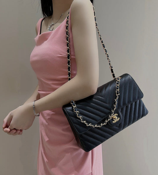 CH  CLASSIC 11.12 HANDBAG 25.5 Small Grained Calfskin  V Pattern Black