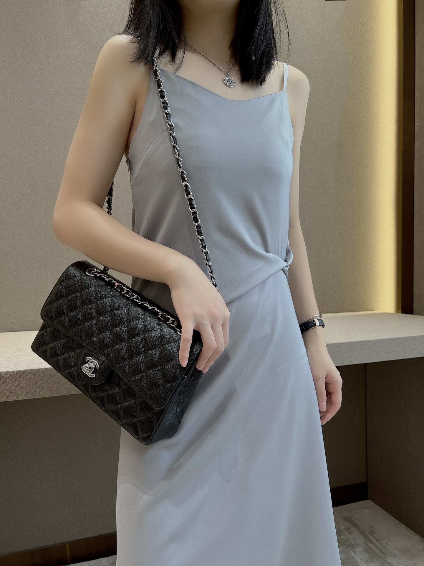 CH CLASSIC 11.12 HANDBAG 25.5 Small Grained Calfskin Black