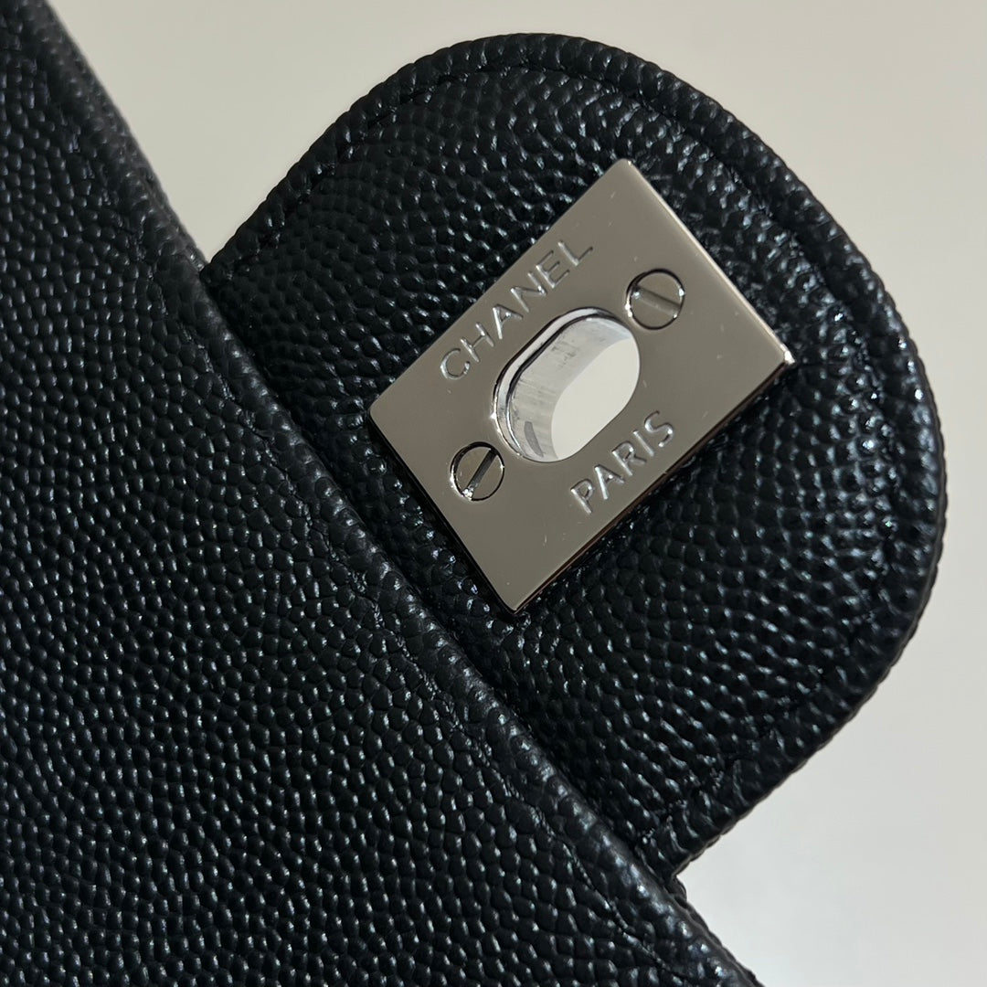 CH CLASSIC 11.12 HANDBAG 25.5 Small Grained Calfskin Black