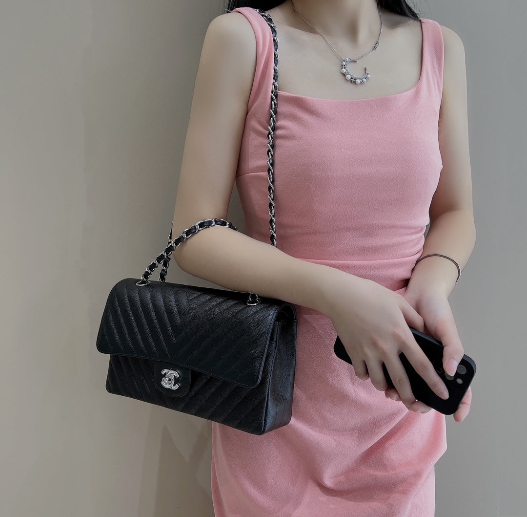 CH  CLASSIC 11.12 HANDBAG 25.5 Small Grained Calfskin  V Pattern Black