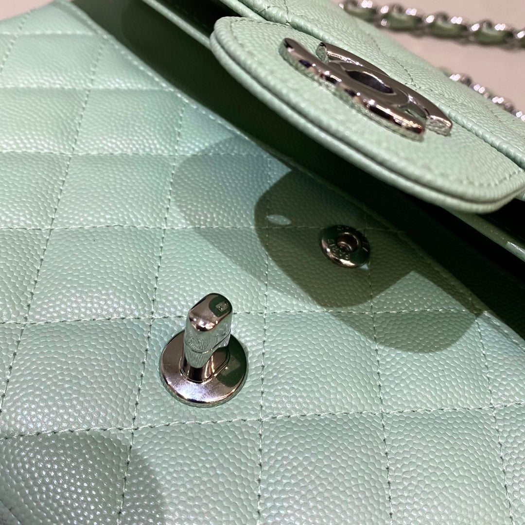 CH CLASSIC 11.12 HANDBAG 25.5 Small Grained Calfskin Matcha Green