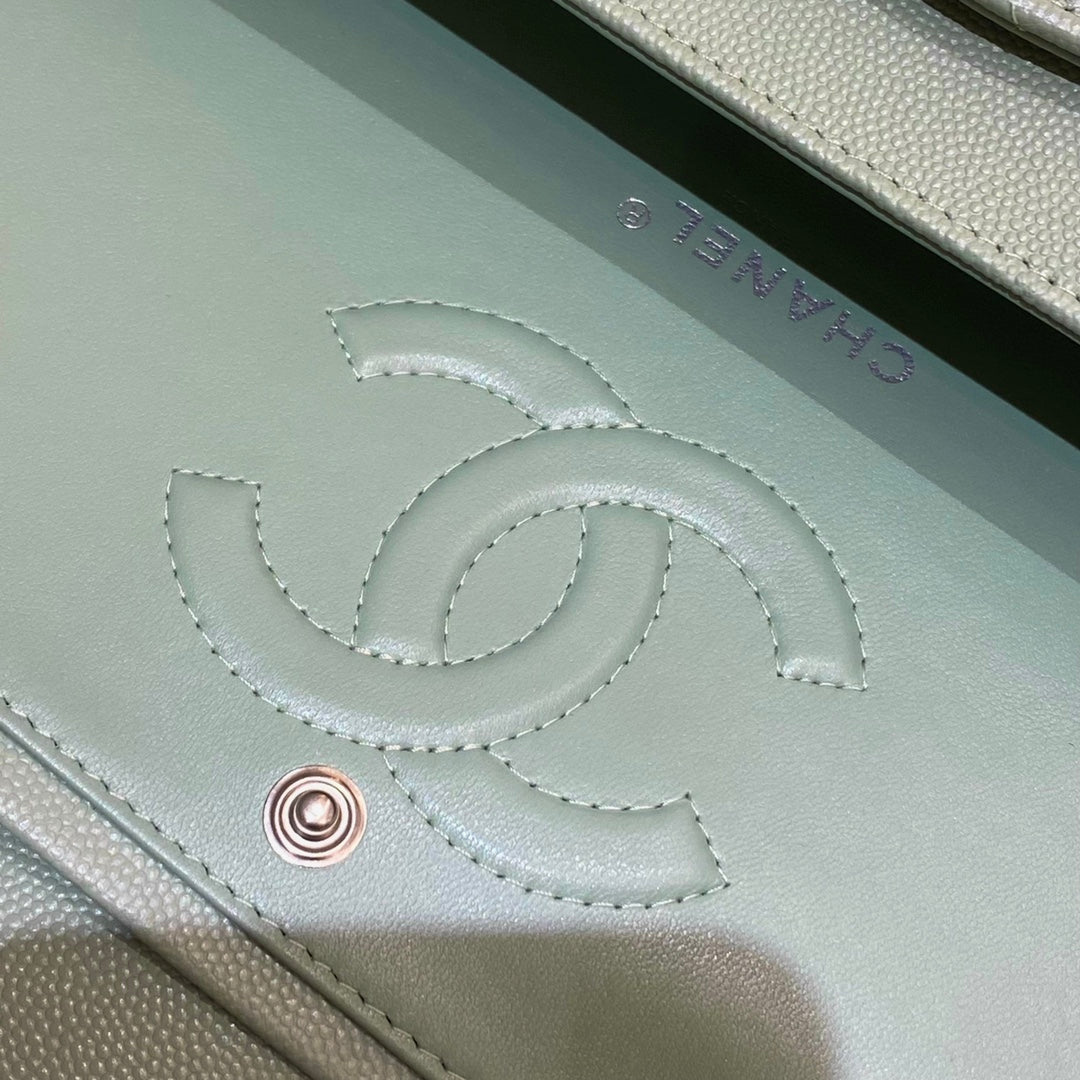 CH CLASSIC 11.12 HANDBAG 25.5 Small Grained Calfskin Matcha Green