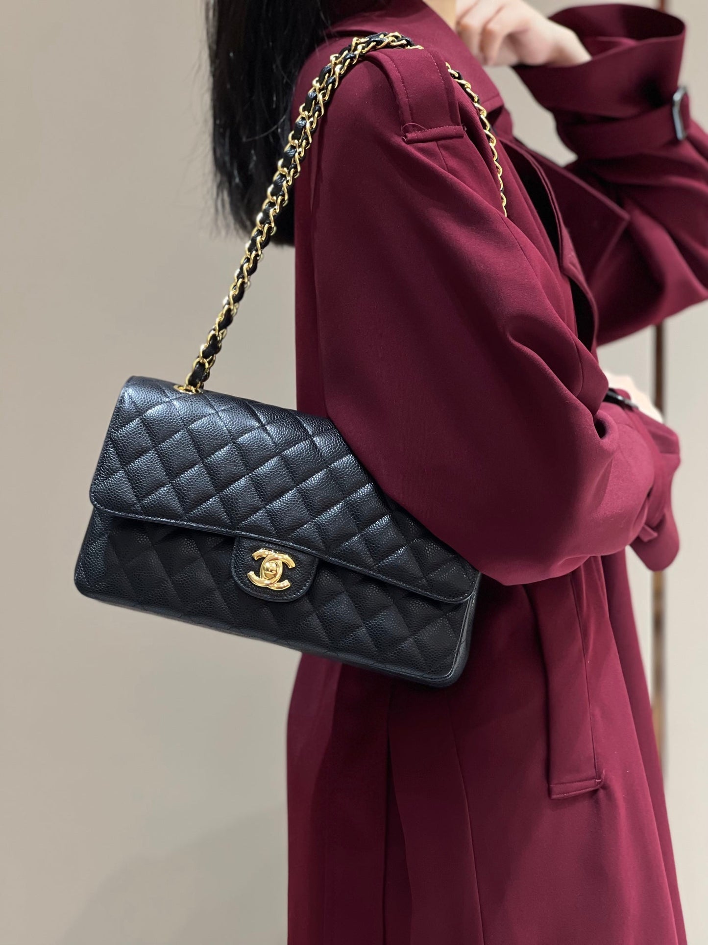 CH CLASSIC 11.12 HANDBAG 25.5 Grained Calfskin Black