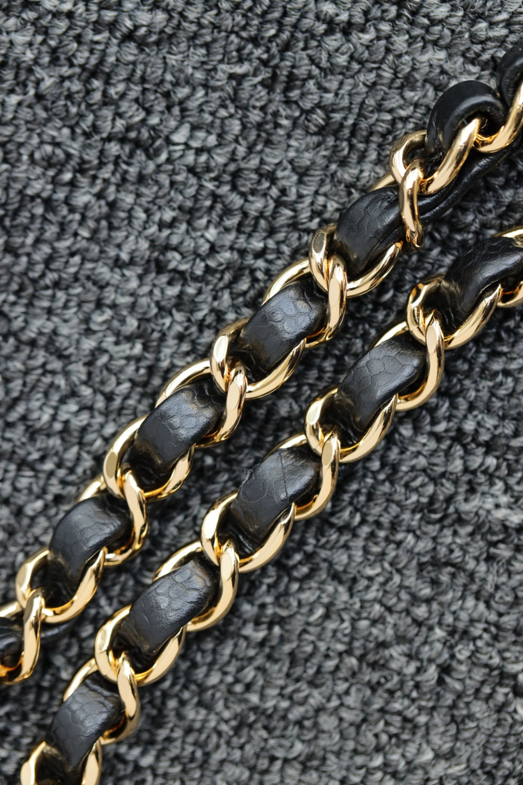 CH CLASSIC 11.12 HANDBAG 25.5 Grained Calfskin Black