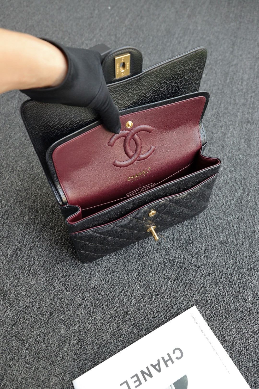 CH CLASSIC 11.12 HANDBAG 25.5 Grained Calfskin Black