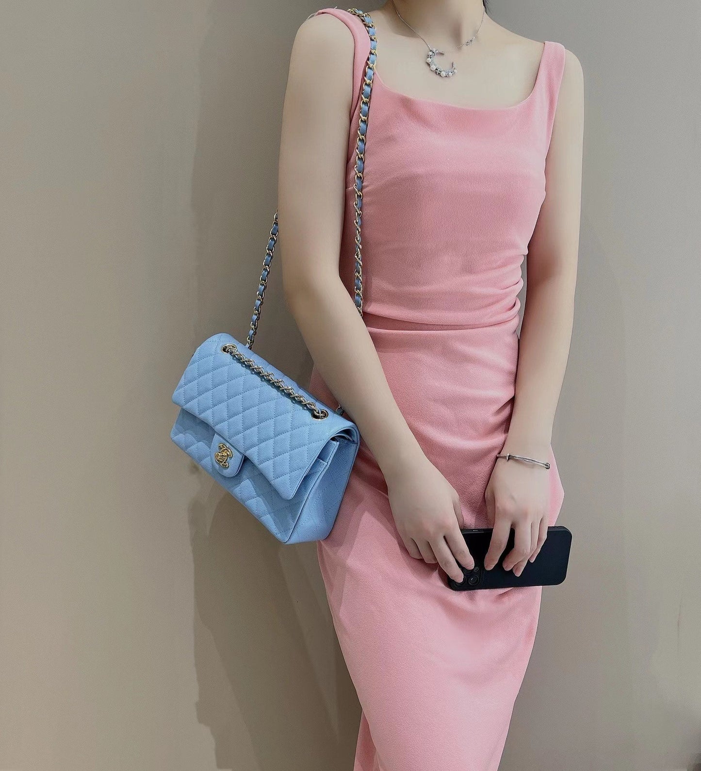 CH CLASSIC 11.12 HANDBAG 25.5 Grained Calfskin Blue