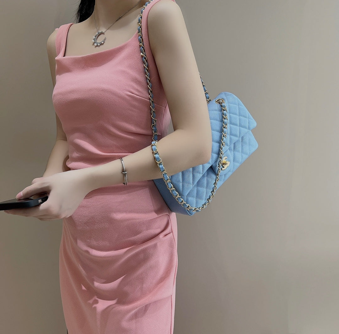 CH CLASSIC 11.12 HANDBAG 25.5 Grained Calfskin Blue