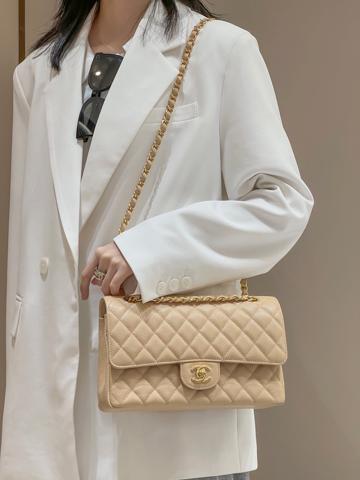 CH  CLASSIC 11.12 HANDBAG 25.5 Grained Calfskin Apricot