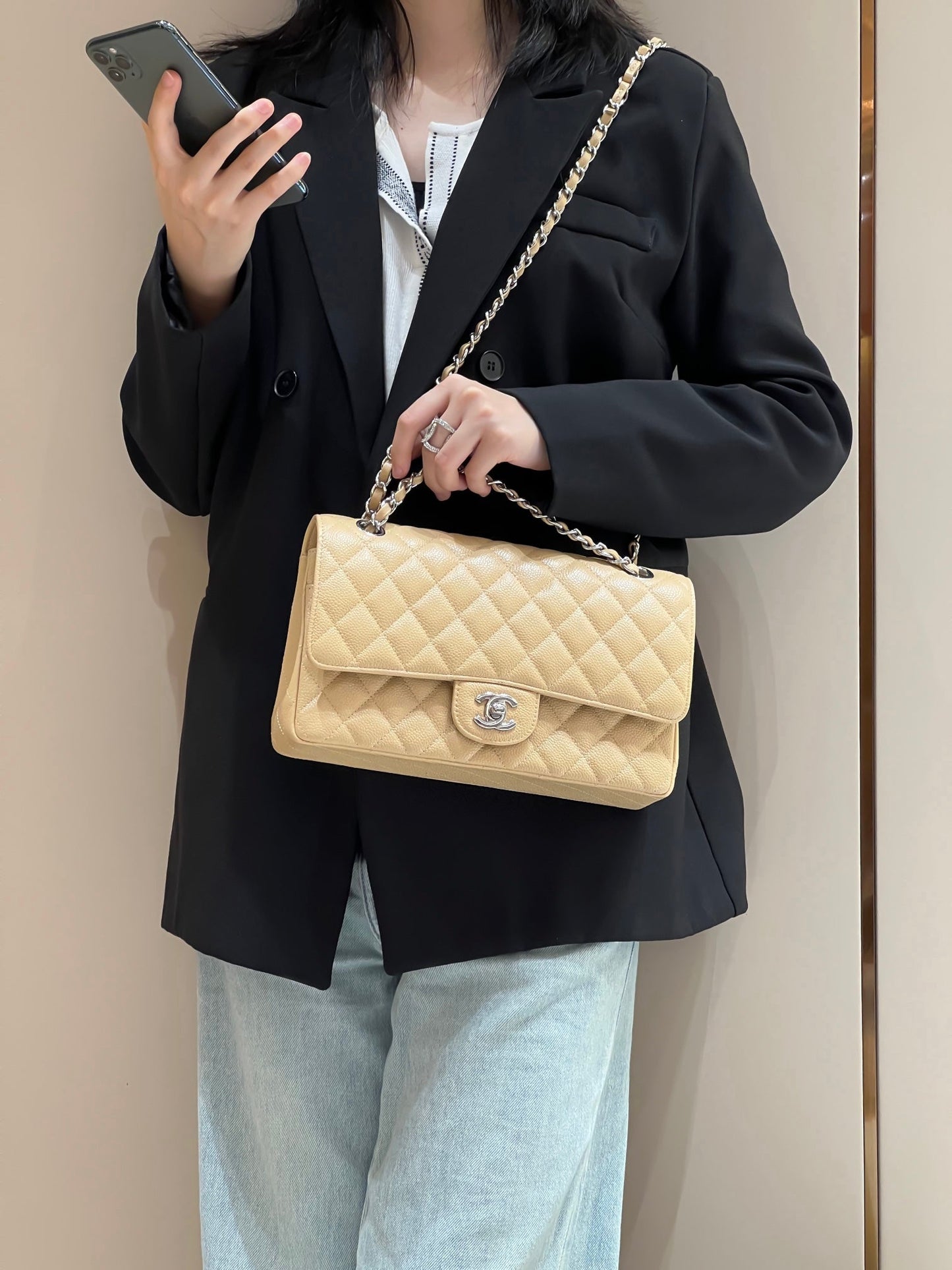 CH  CLASSIC 11.12 HANDBAG 25.5 Grained Calfskin Apricot