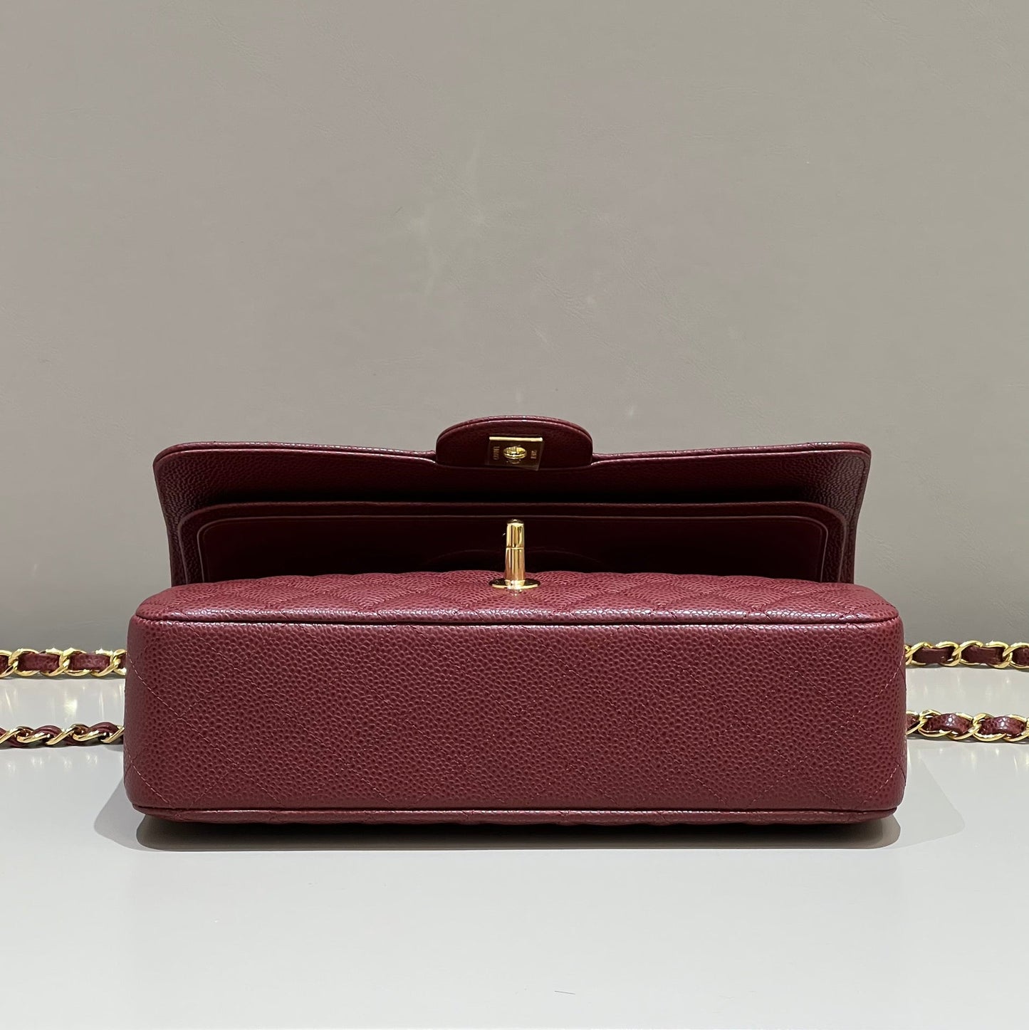 CH CLASSIC 11.12 HANDBAG 25.5 Grained Calfskin Red Wine Color