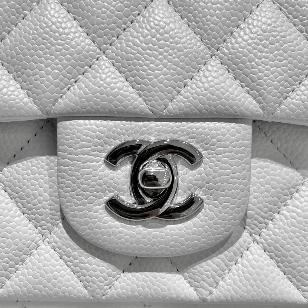 CH CLASSIC 11.12 HANDBAG 25.5 Grained Calfskin White