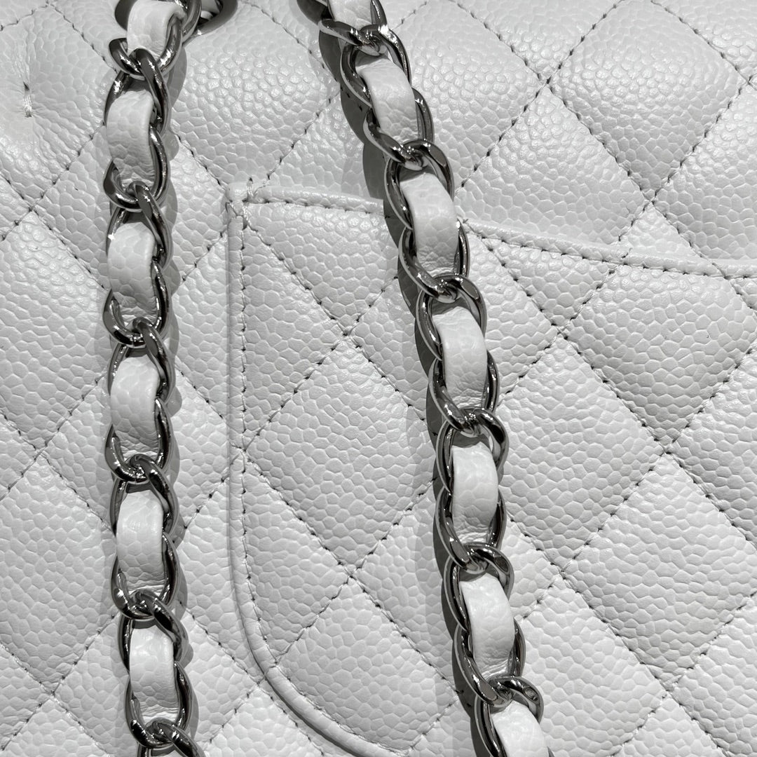 CH CLASSIC 11.12 HANDBAG 25.5 Grained Calfskin White