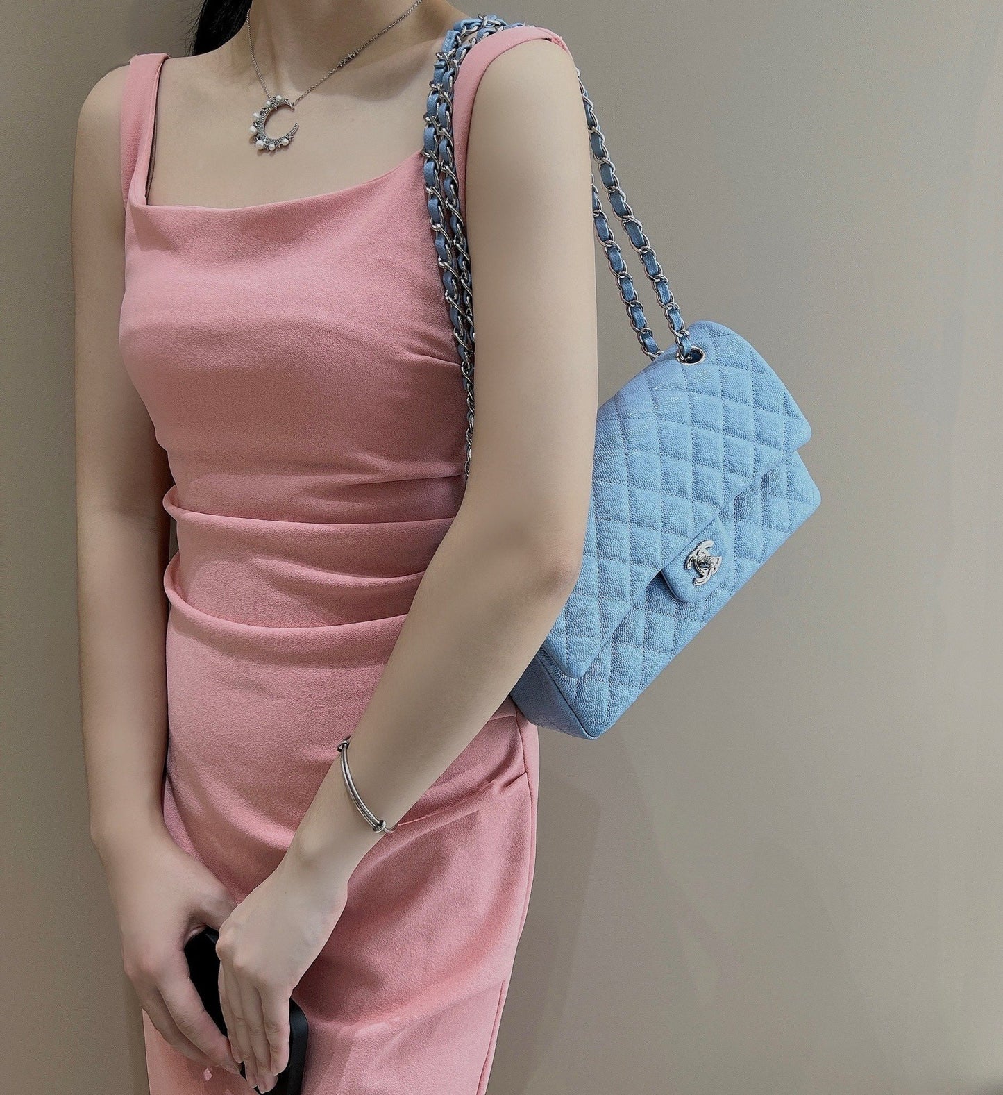 CH CLASSIC 11.12 HANDBAG 25.5 Grained Calfskin Blue