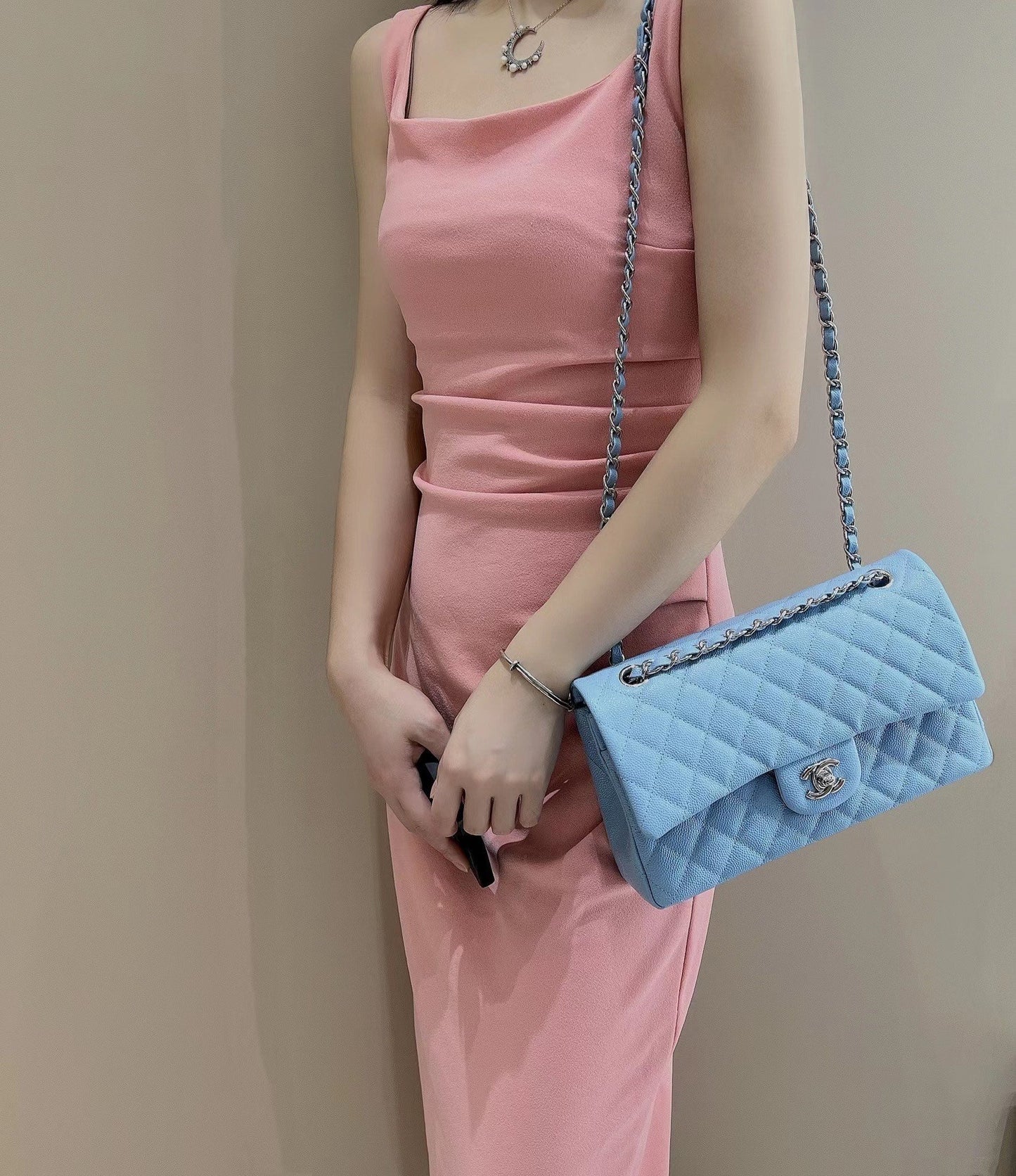 CH CLASSIC 11.12 HANDBAG 25.5 Grained Calfskin Blue