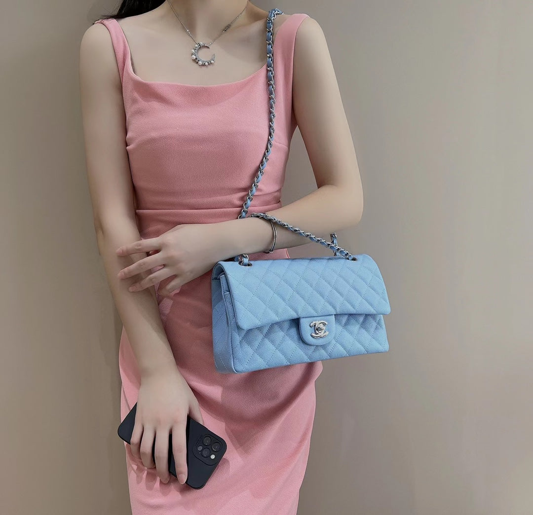 CH CLASSIC 11.12 HANDBAG 25.5 Grained Calfskin Blue