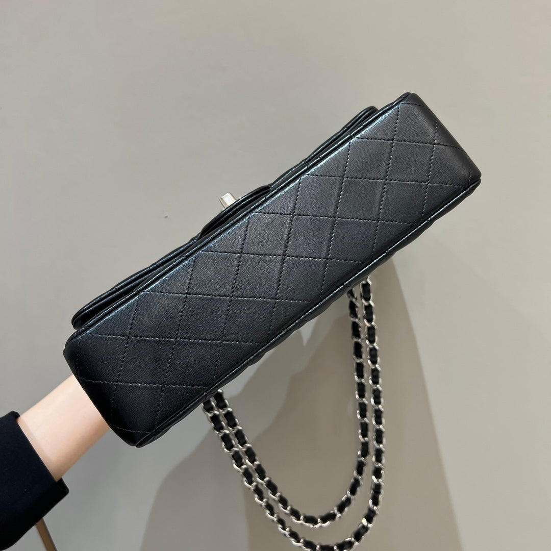 CH  CLASSIC 11.12 HANDBAG 25.5 Lambskin Black