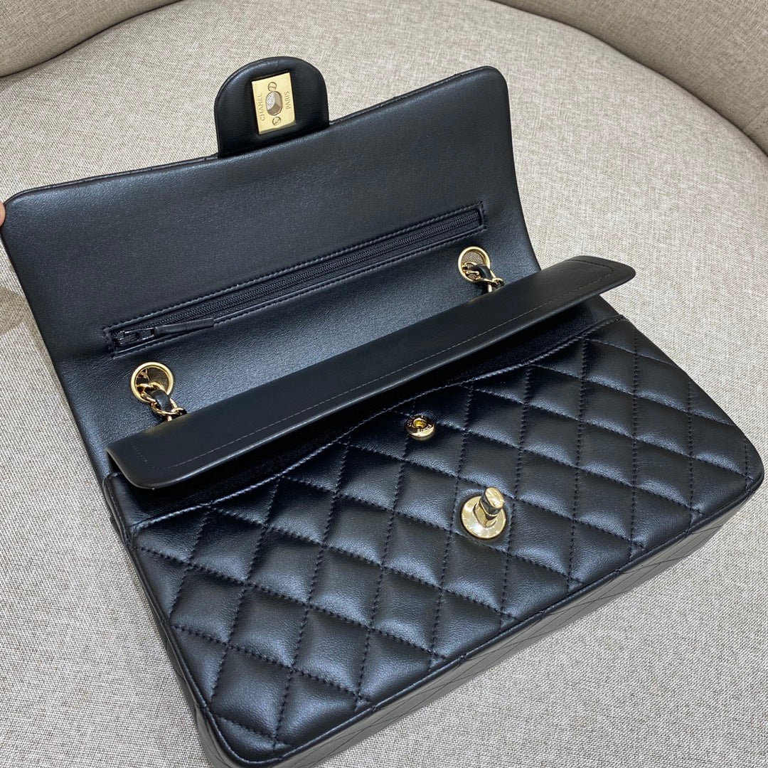 CH  CLASSIC 11.12 HANDBAG 25.5 Lambskin Black