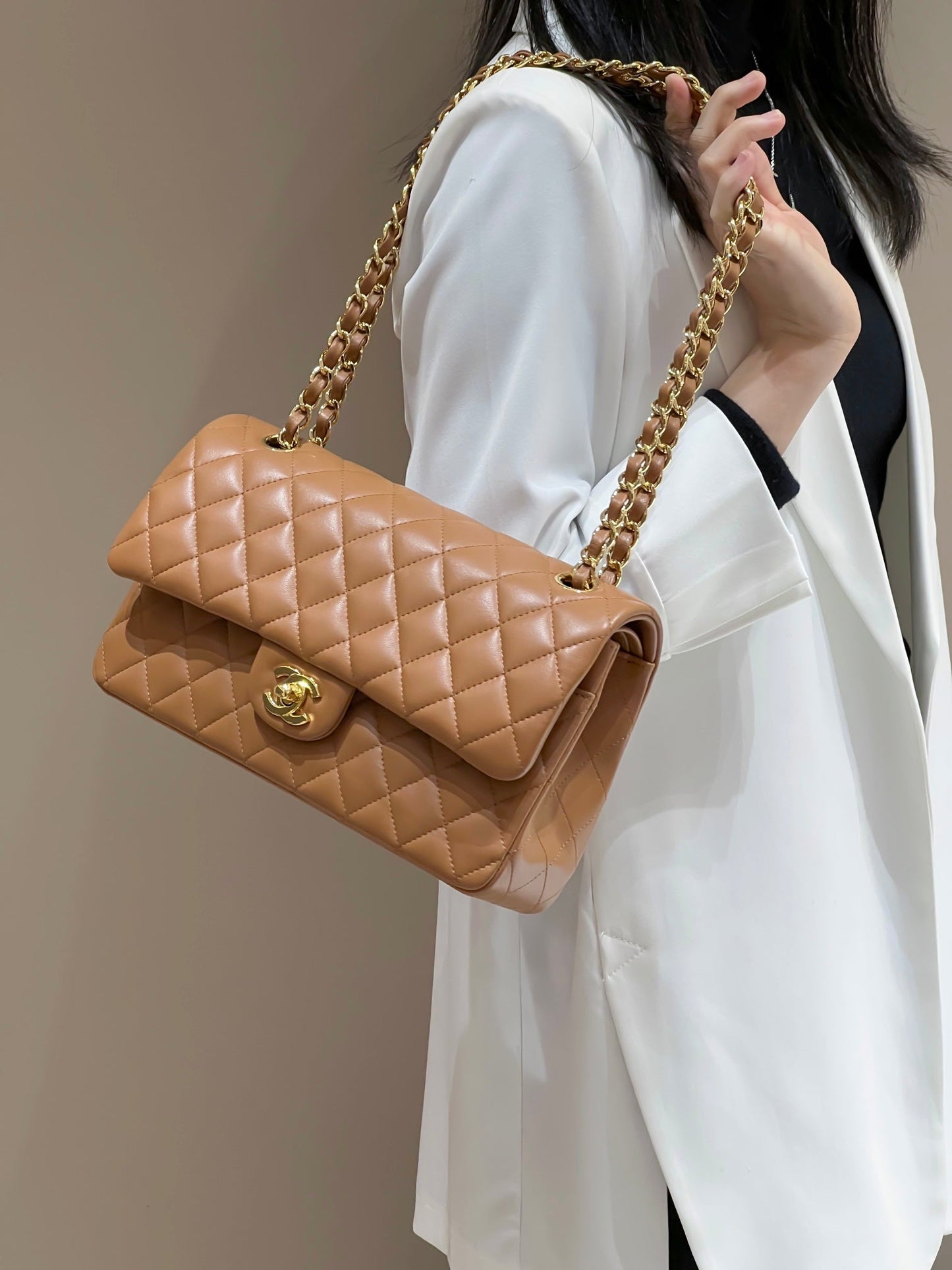 CH CLASSIC 11.12 HANDBAG 25.5 Lambskin Gold Brown