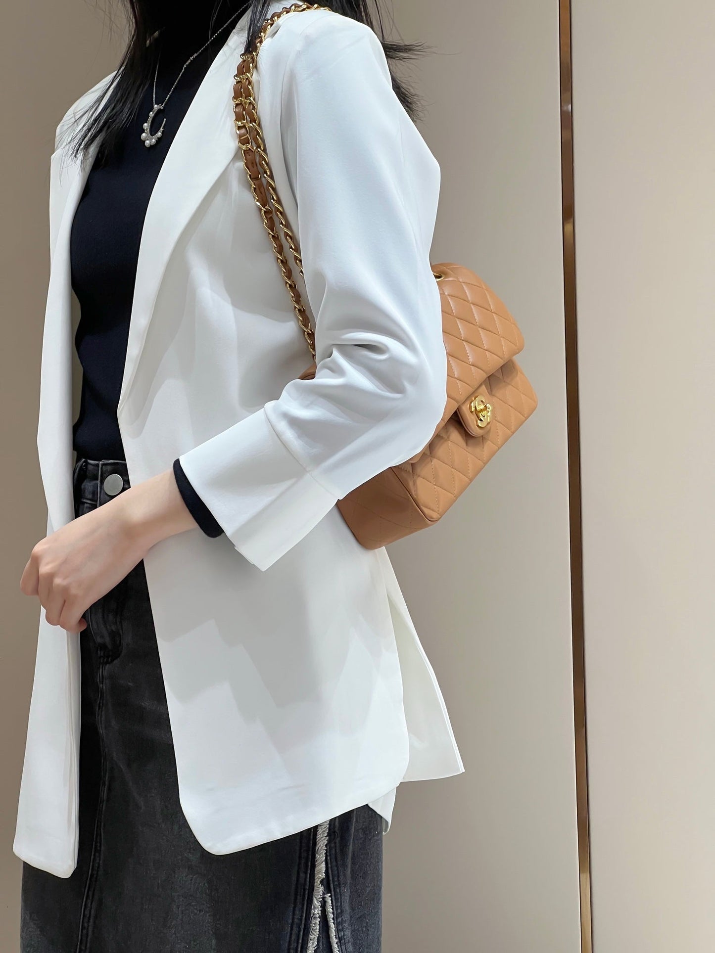 CH CLASSIC 11.12 HANDBAG 25.5 Lambskin Gold Brown