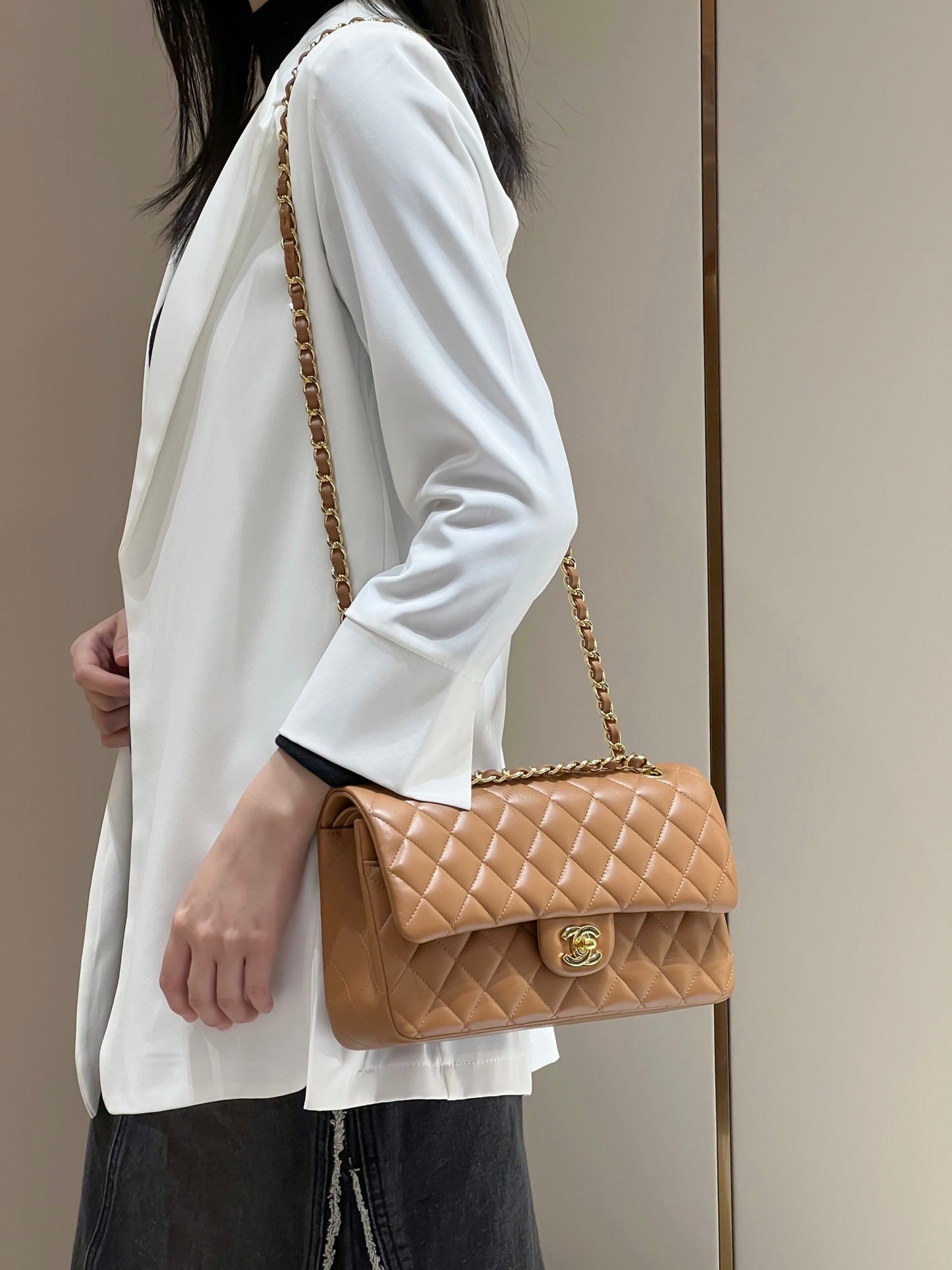 CH CLASSIC 11.12 HANDBAG 25.5 Lambskin Gold Brown